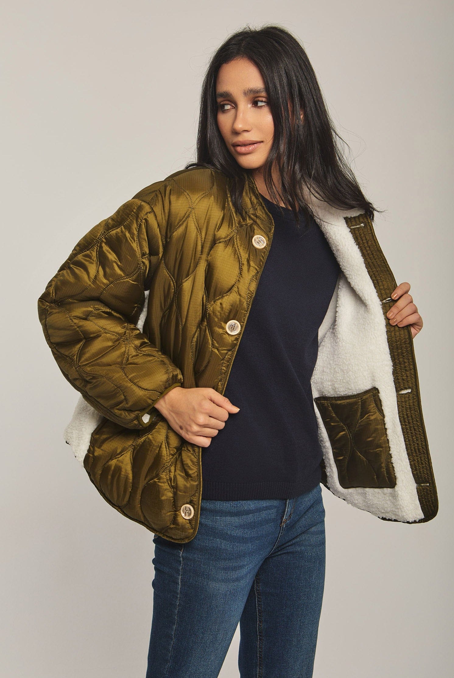 داليدرس جاكيت نسائي فرو كم طويل بجيوب أمامية الكاكي