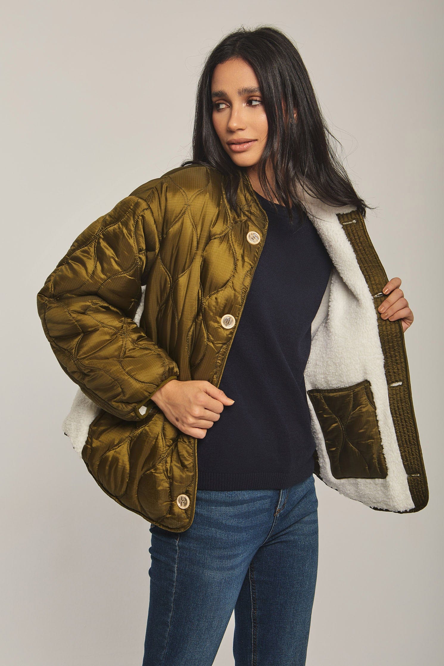 داليدرس جاكيت نسائي فرو كم طويل بجيوب أمامية الكاكي