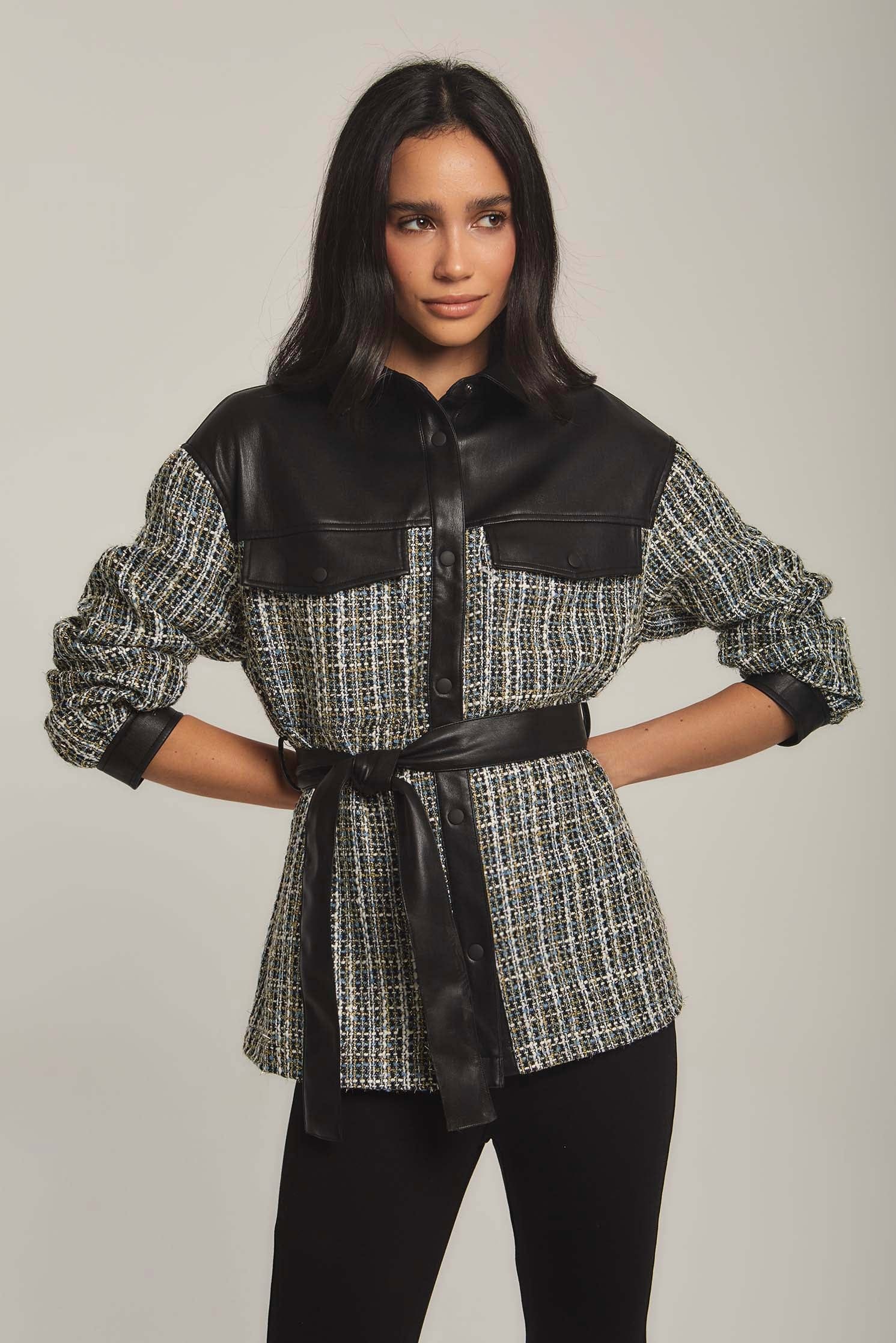 داليدرس جاكيت نسائي مزين بجلد أسود