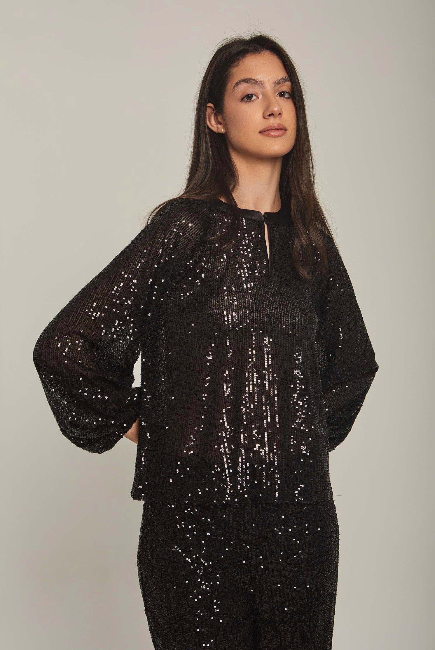 داليدرس بلوزة نسائية بترتر سهرة لميع أسود