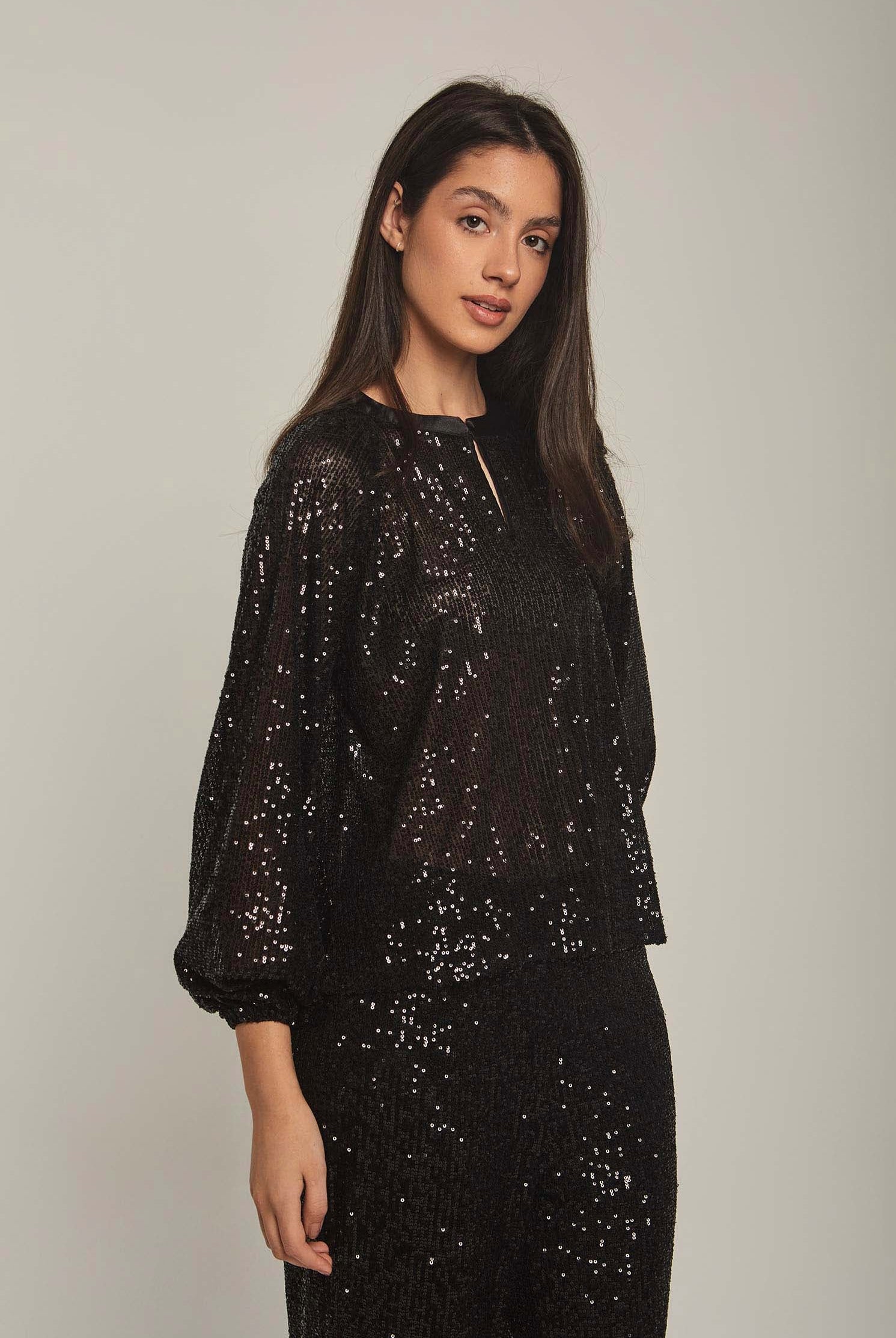 داليدرس بلوزة نسائية بترتر سهرة لميع أسود