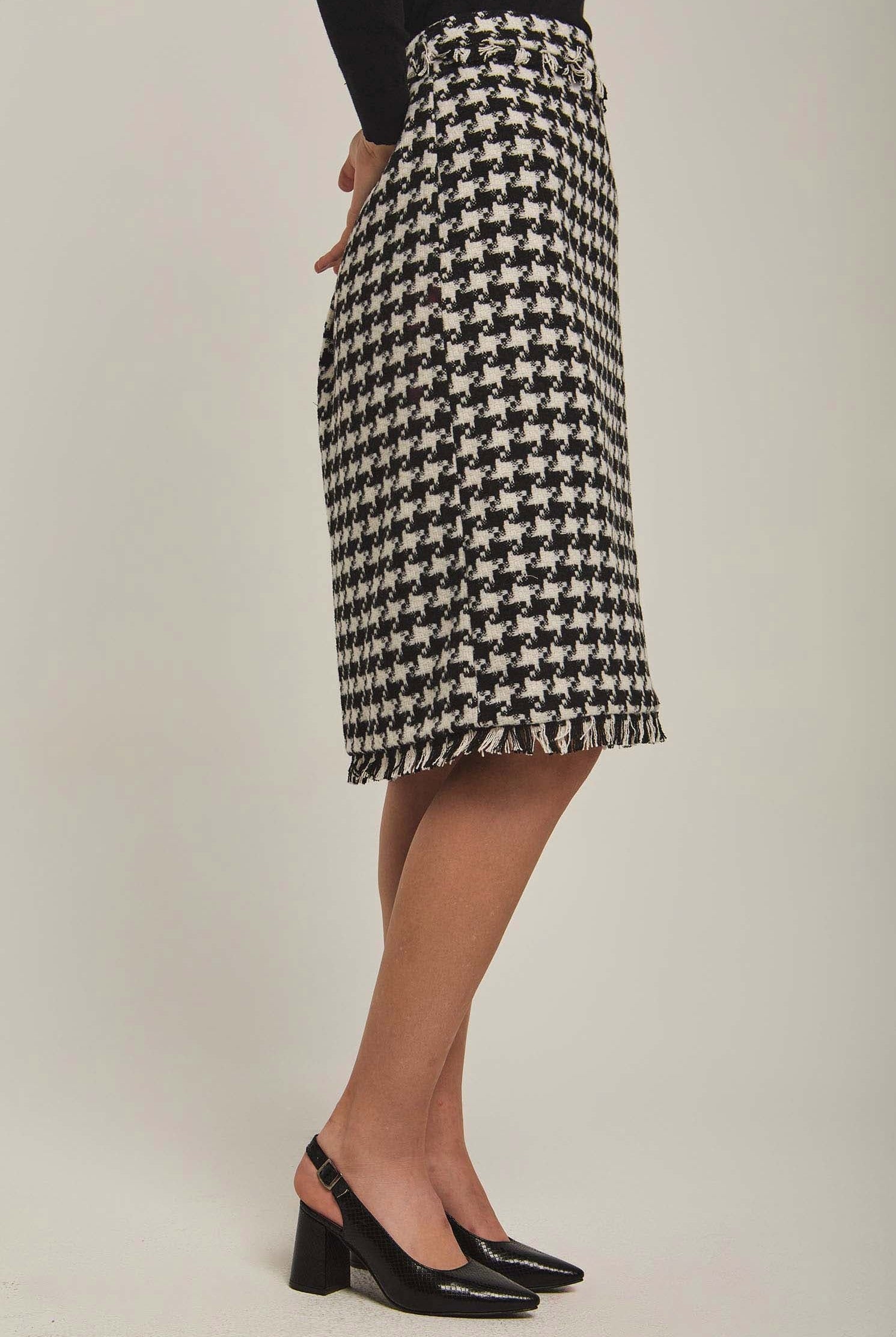 داليدرس تنورة نسائية قصيرة بكرانيش بني غامق