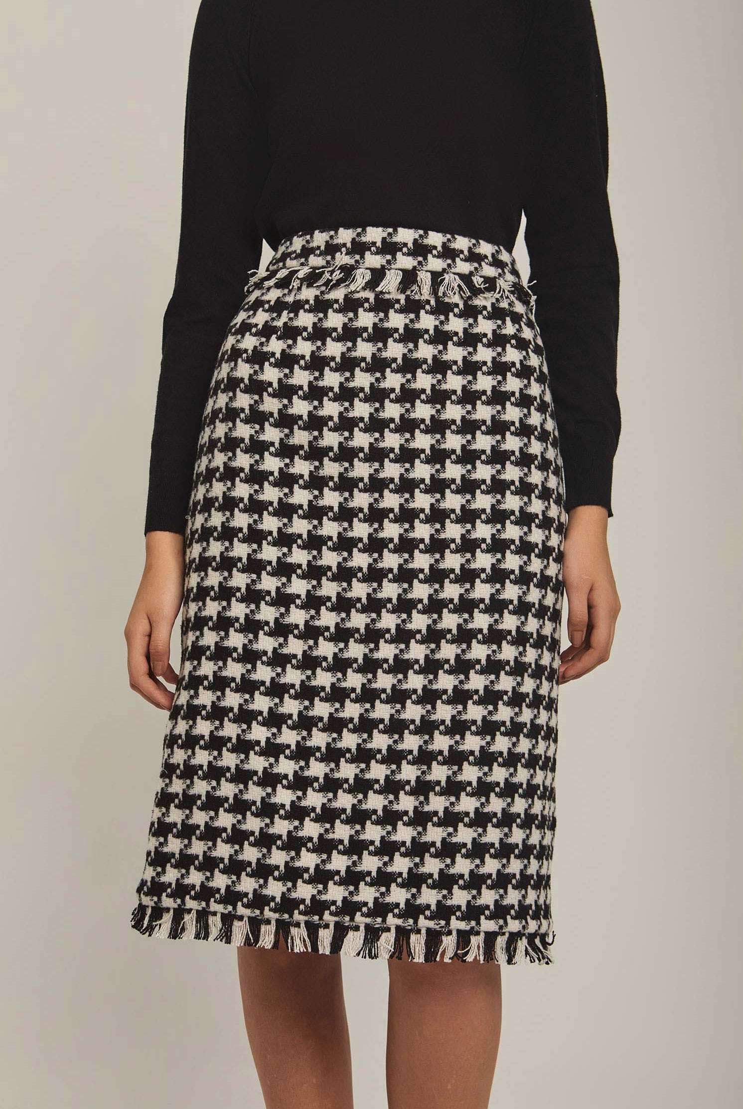 داليدرس تنورة نسائية قصيرة بكرانيش بني غامق