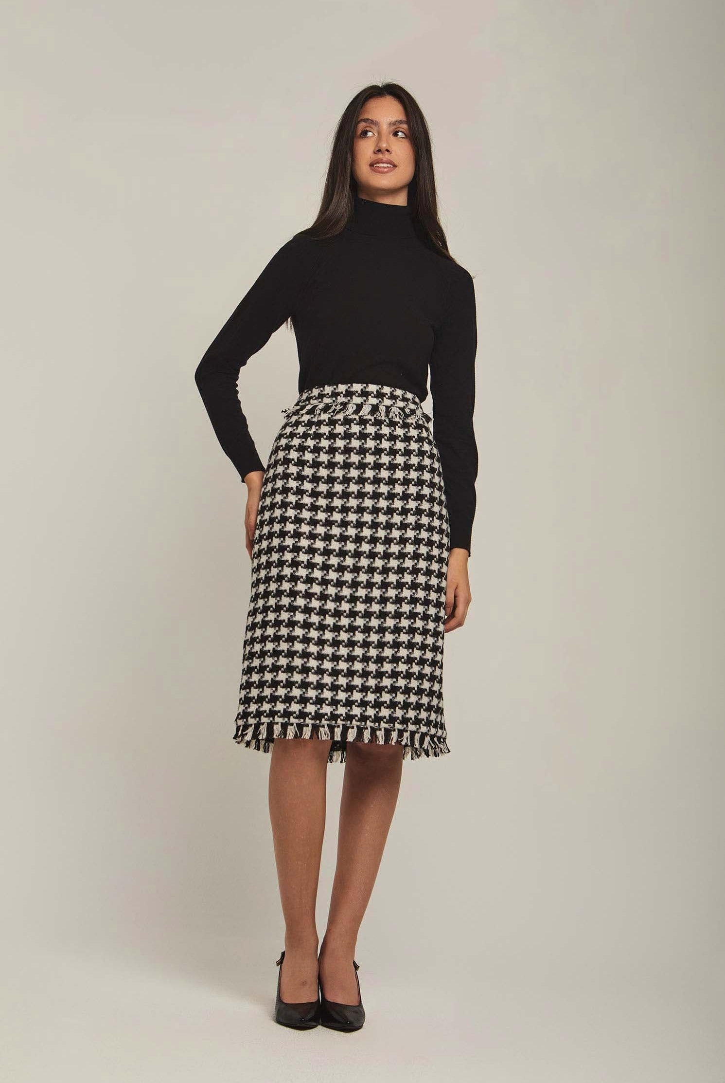 داليدرس تنورة نسائية قصيرة بكرانيش بني غامق