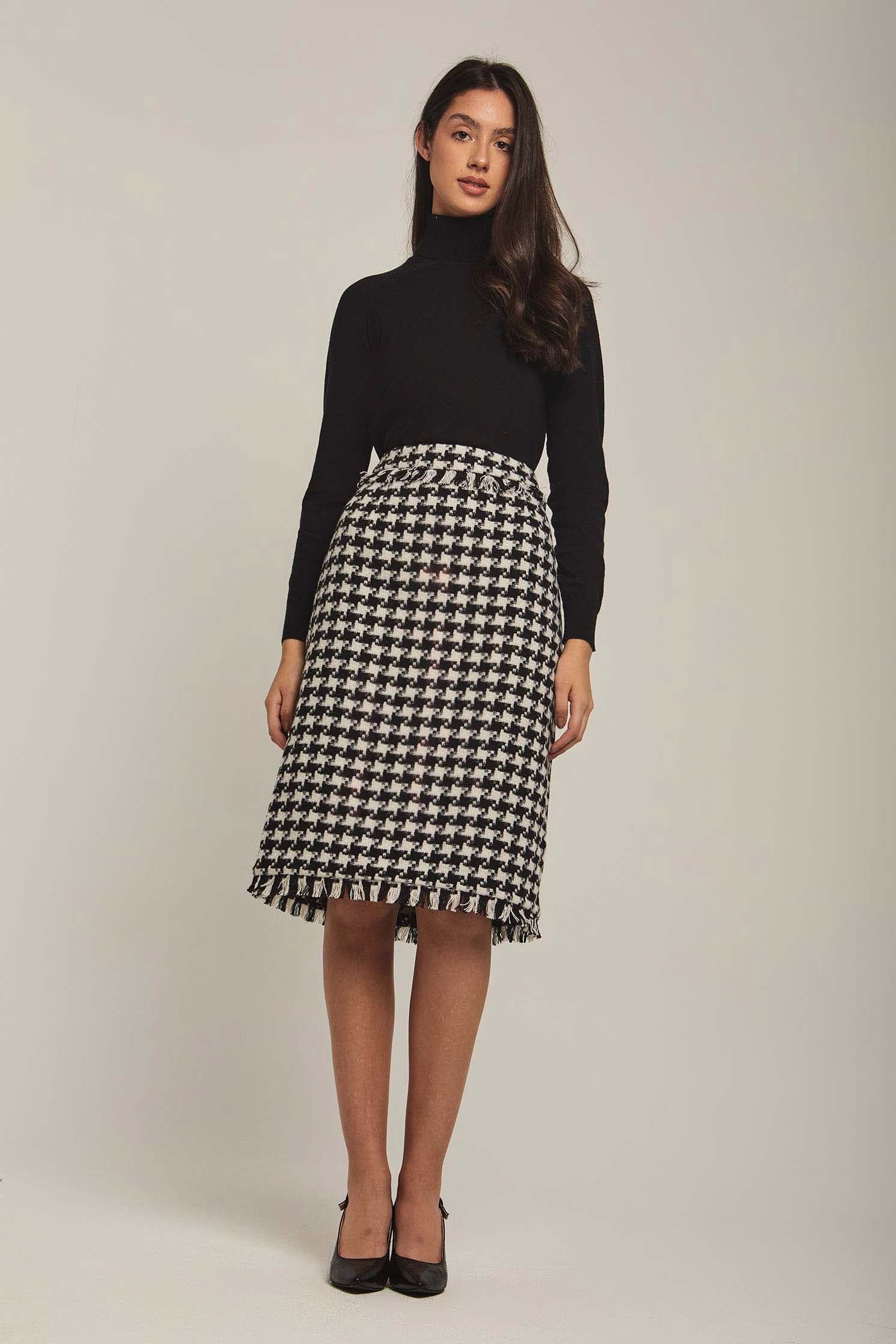 داليدرس تنورة نسائية قصيرة بكرانيش بني غامق