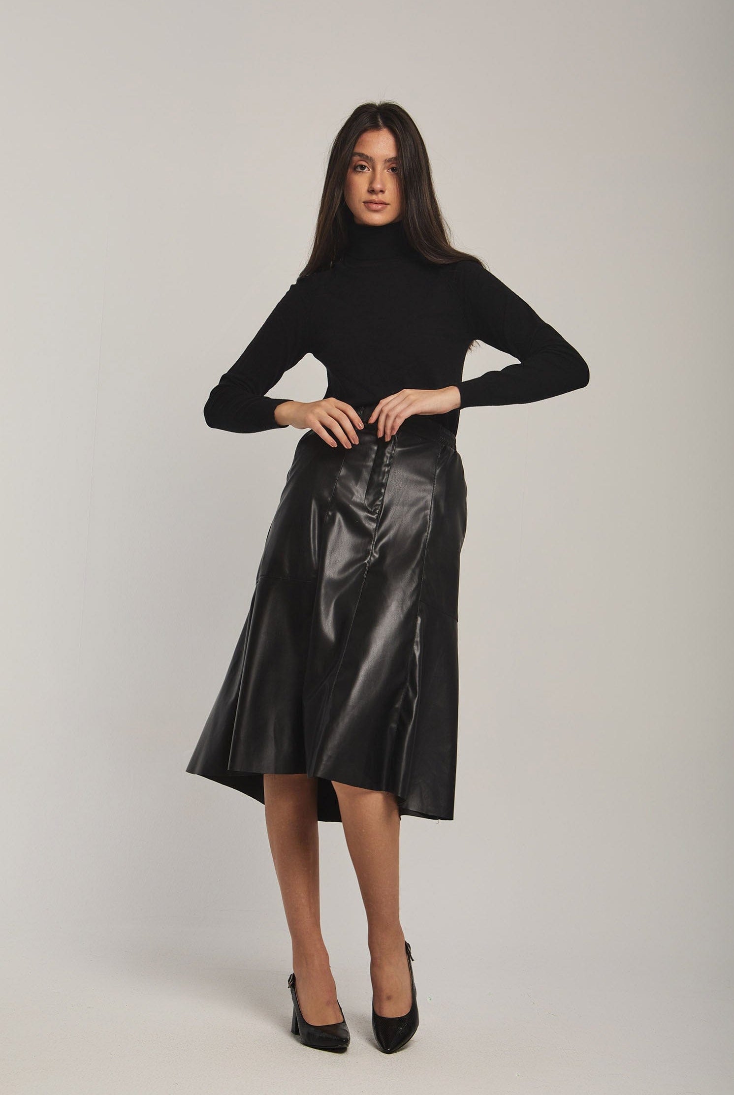 داليدرس تنورة نسائية قصيرة جلد أسود