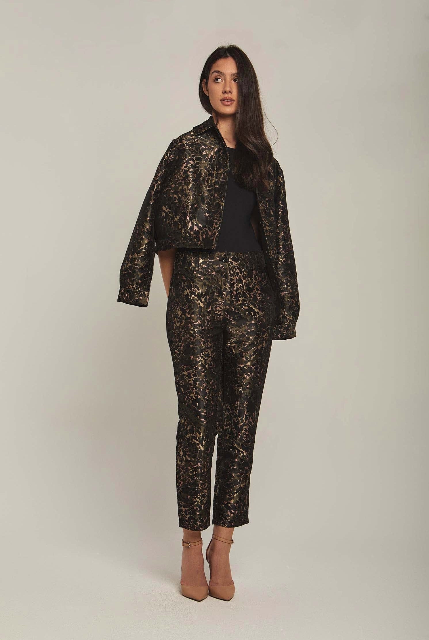 داليدرس بنطال نسائي رسمي قصير أخضر جيشي