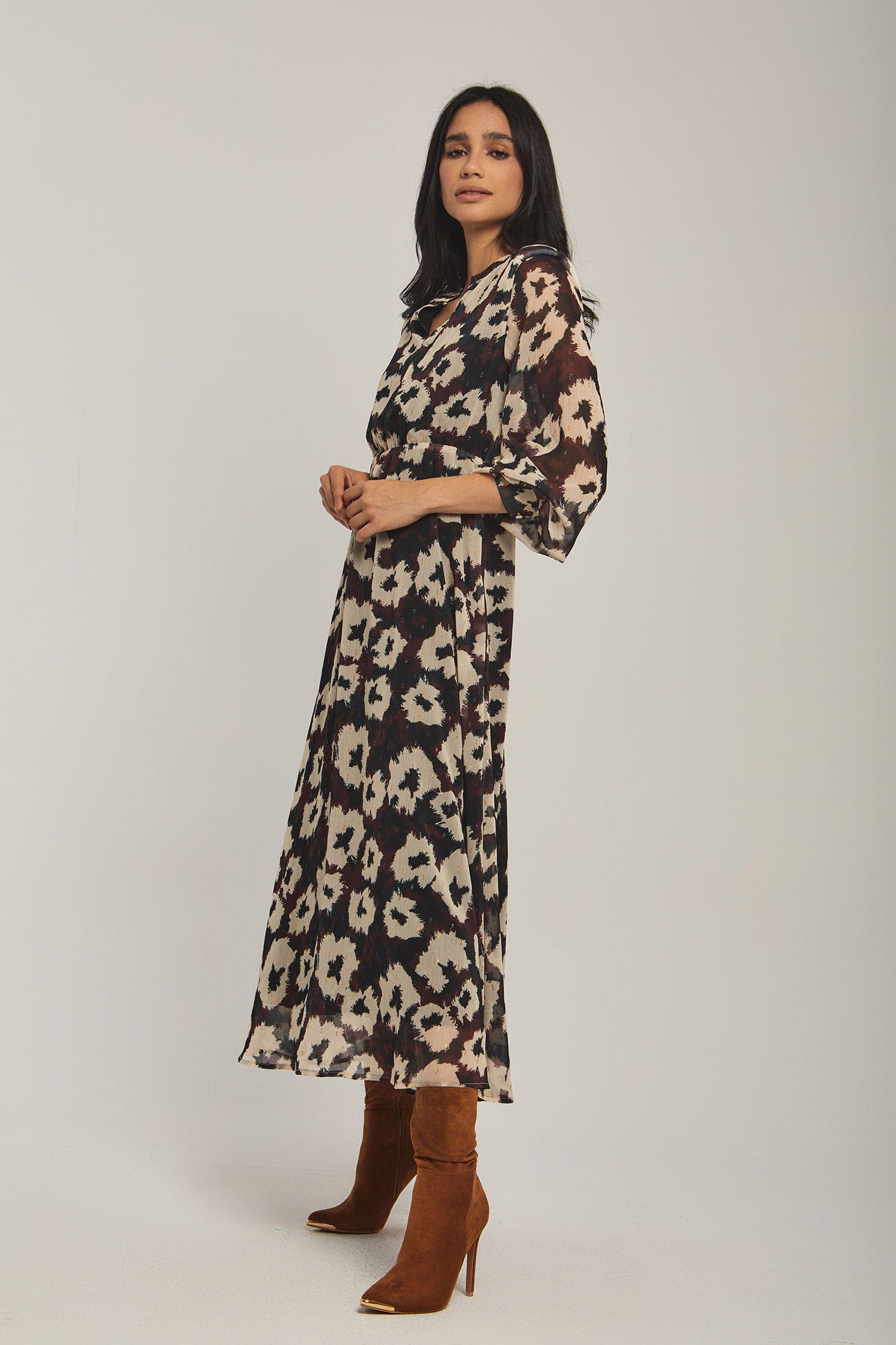 داليدرس فستان نسائي محدد من منطقة الصدر مطبوعة