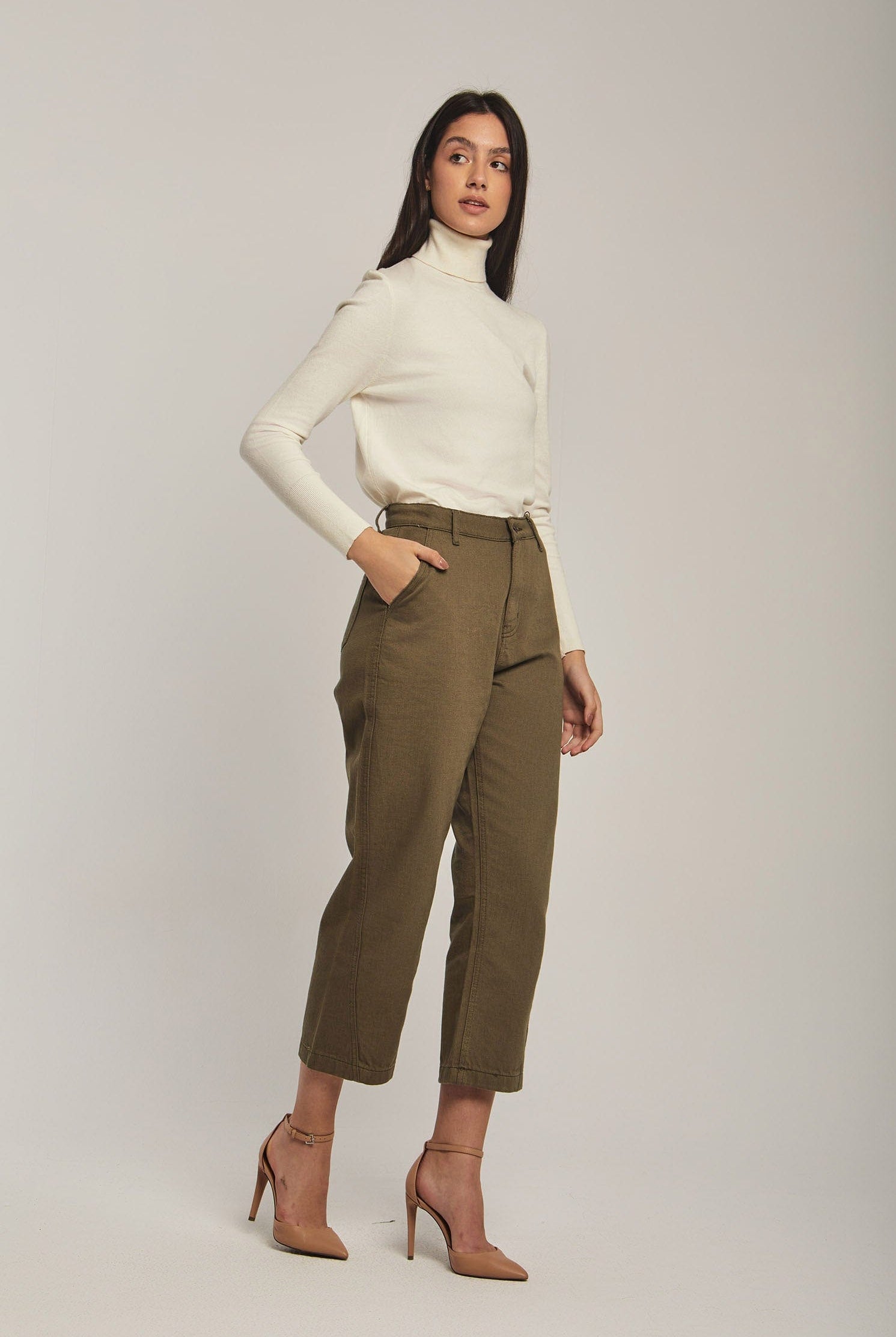 داليدرس بنطلون نسائي قصير واسع جينز زيتوني