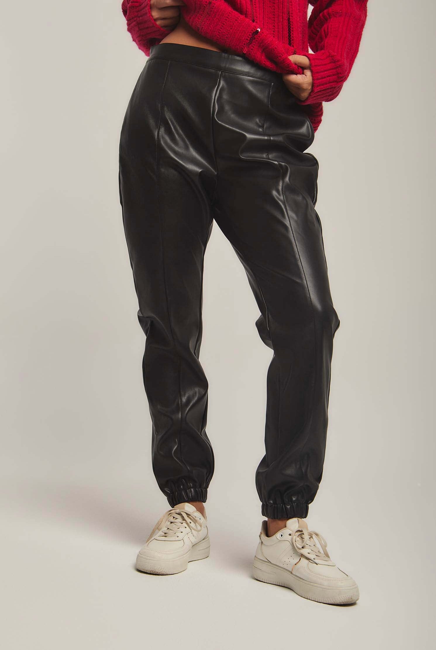 داليدرس بنطال نسائي جلد بجزء مطاطي أسود