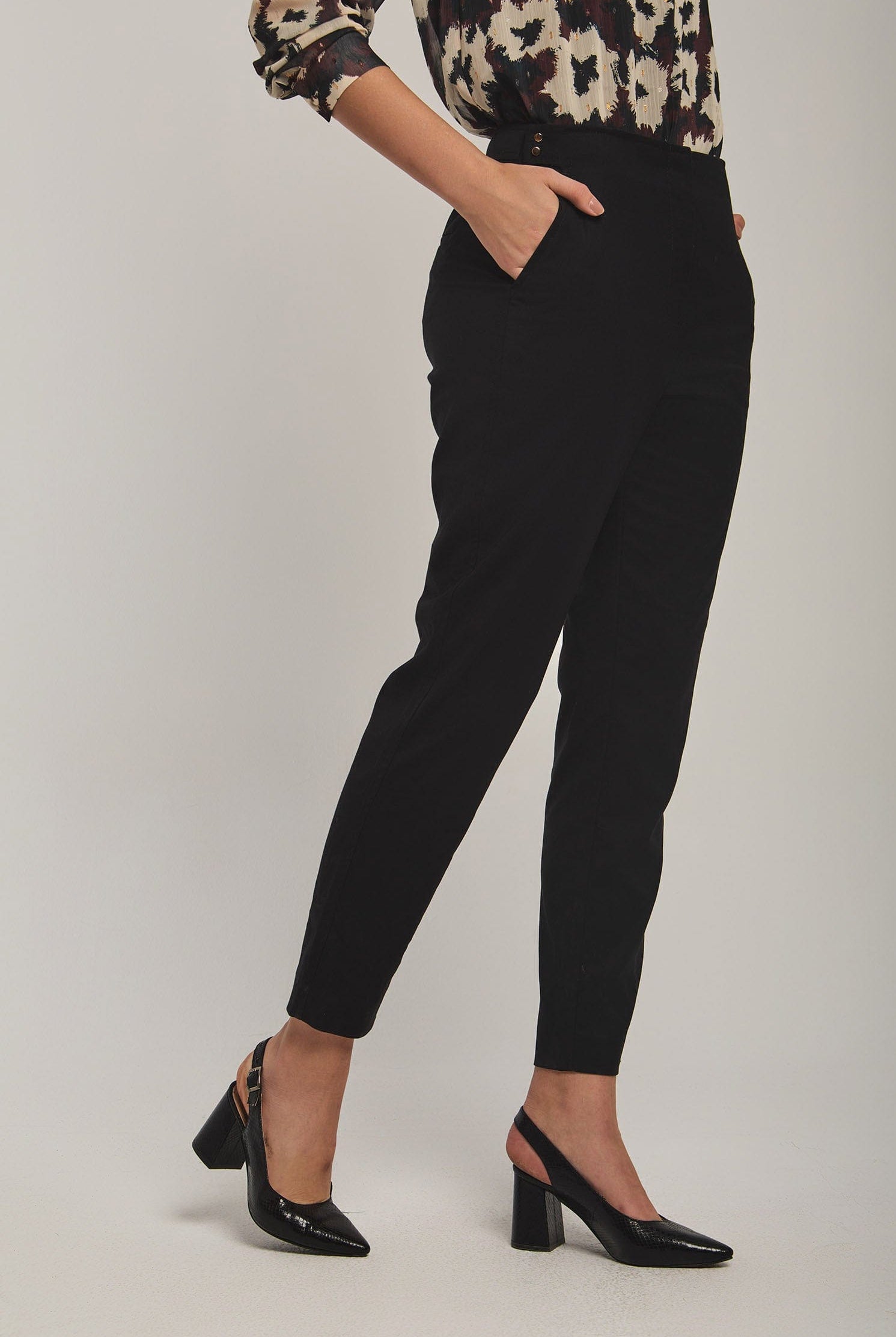 داليدرس بنطال نسائي رمي سادة بأزرار على الجانبين أسود