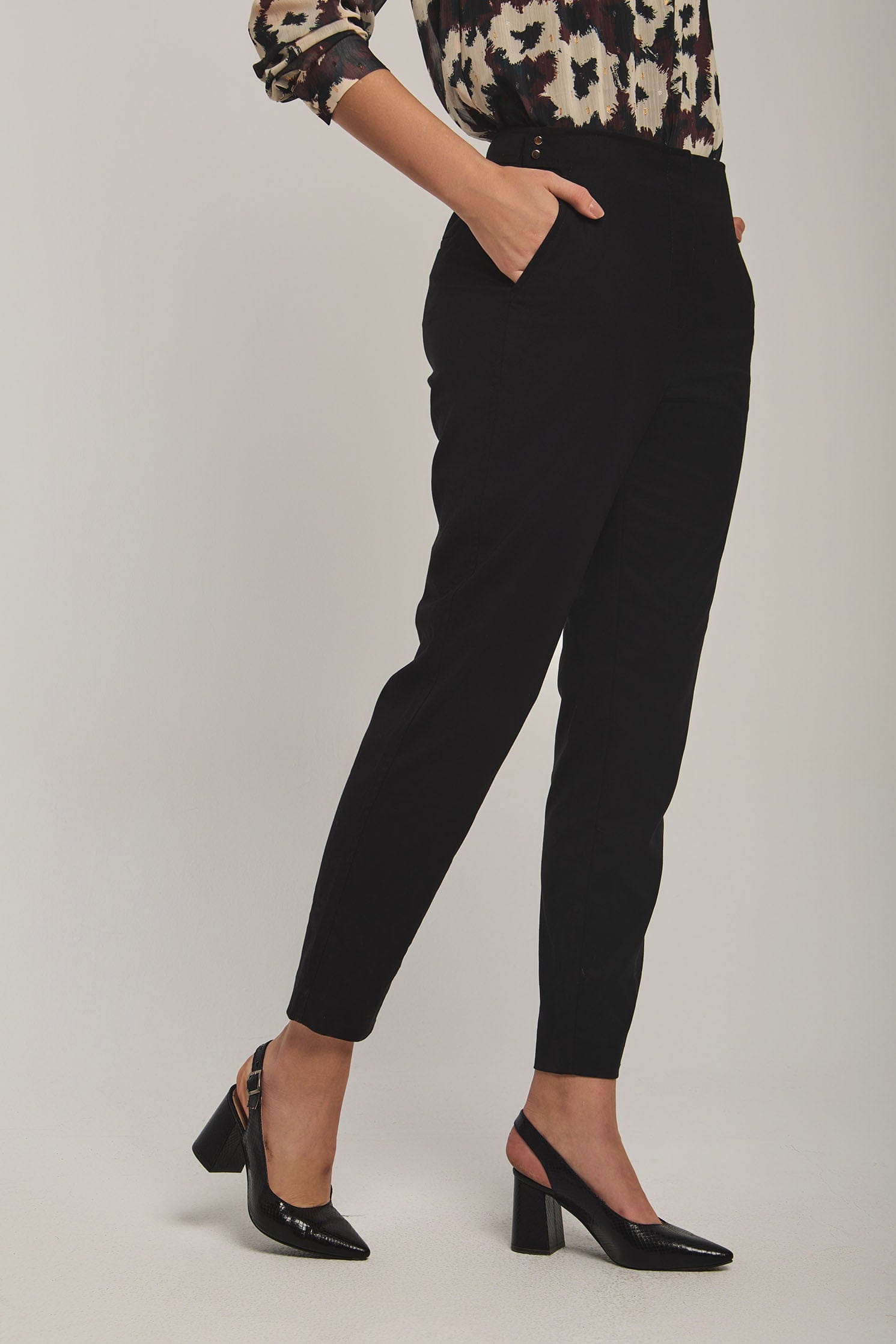 داليدرس بنطال نسائي رمي سادة بأزرار على الجانبين أسود