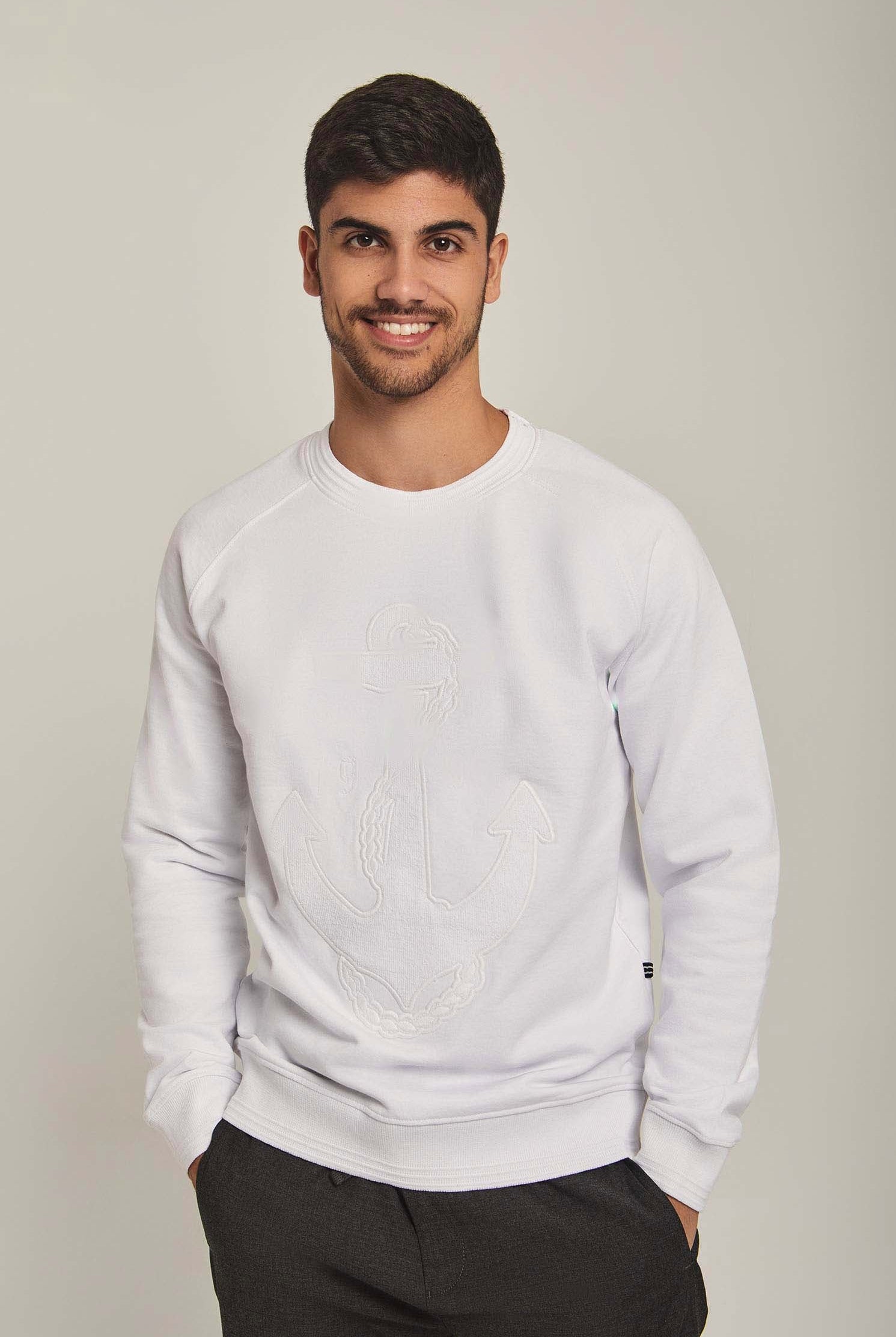 داليدرس سويتشرت رجالي برسمة هيلب عالصدر أوف وايت