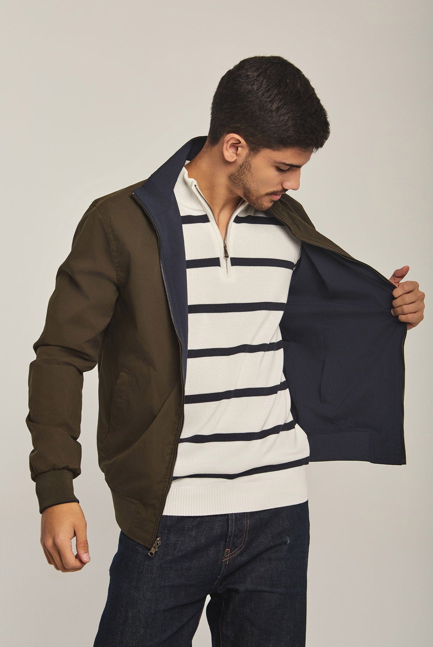 داليدرس جاكت رجالي سادة بسوسته وجيوب من الجنب