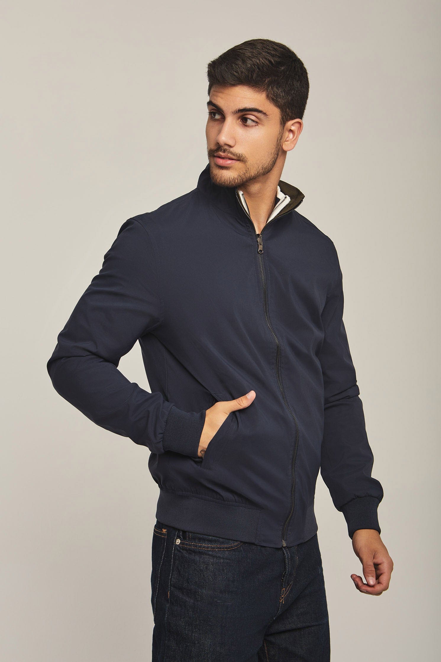 داليدرس جاكت رجالي سادة بسوسته وجيوب من الجنب