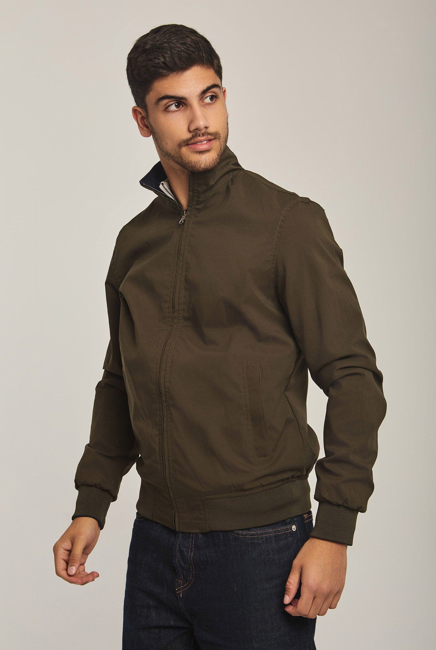 داليدرس جاكت رجالي سادة بسوسته وجيوب من الجنب