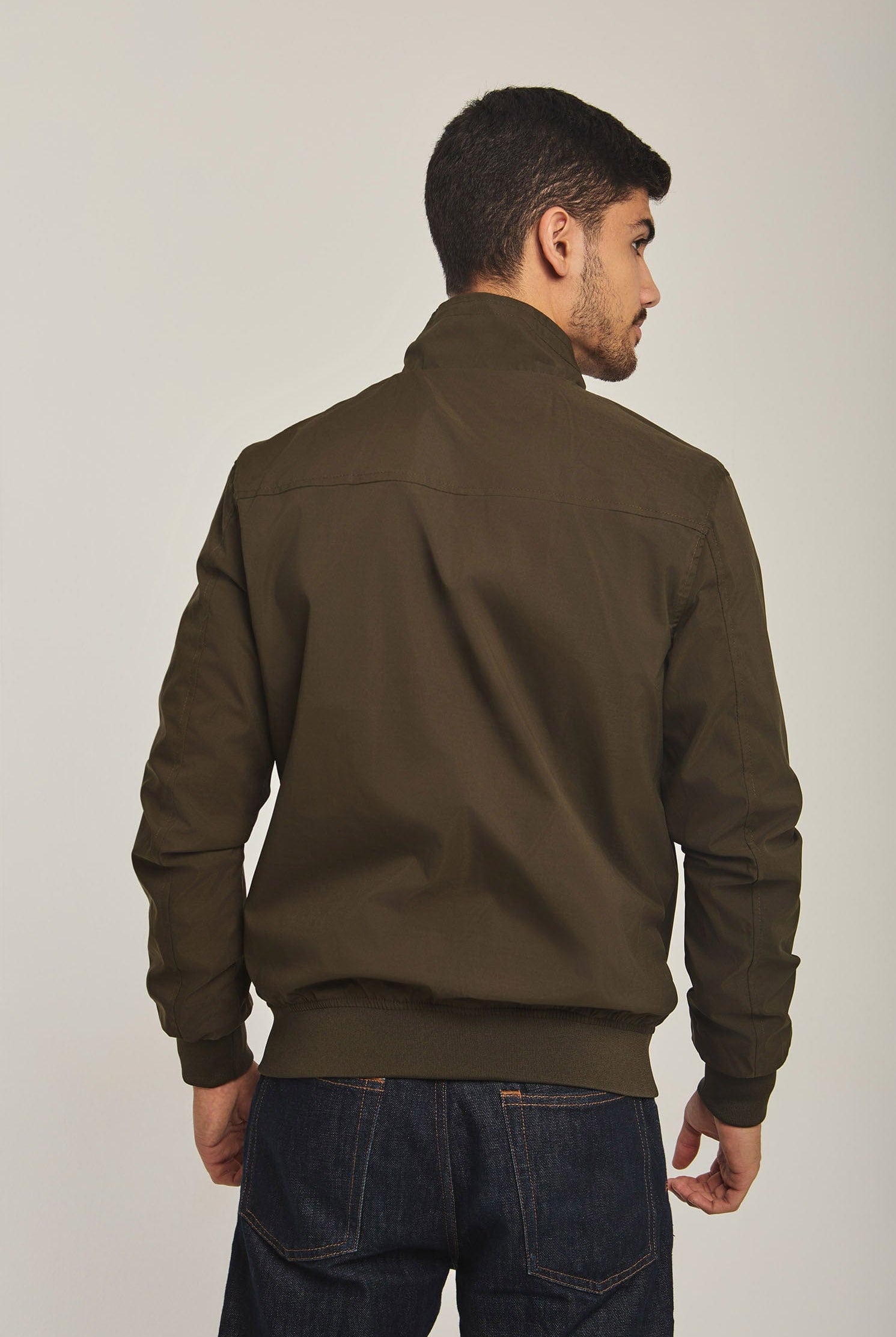 داليدرس جاكت رجالي سادة بسوسته وجيوب من الجنب