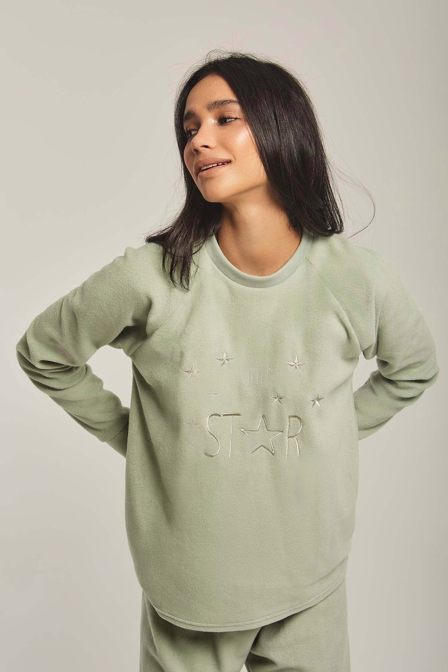 داليدرس بيجامة نسائية بتطريز خفيف على الصدر