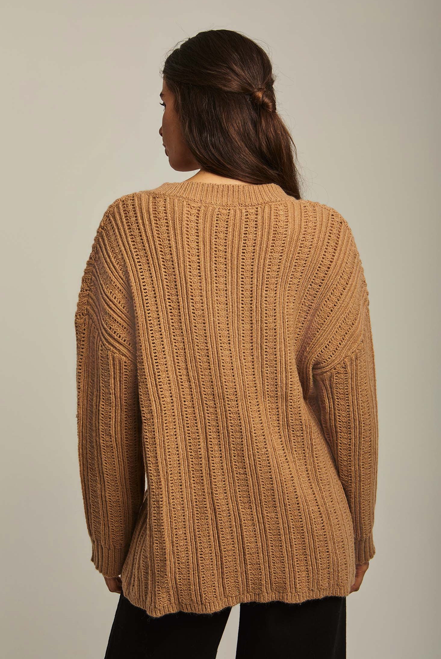 داليدرس بلوفر نسائي بفتحة رقبة V