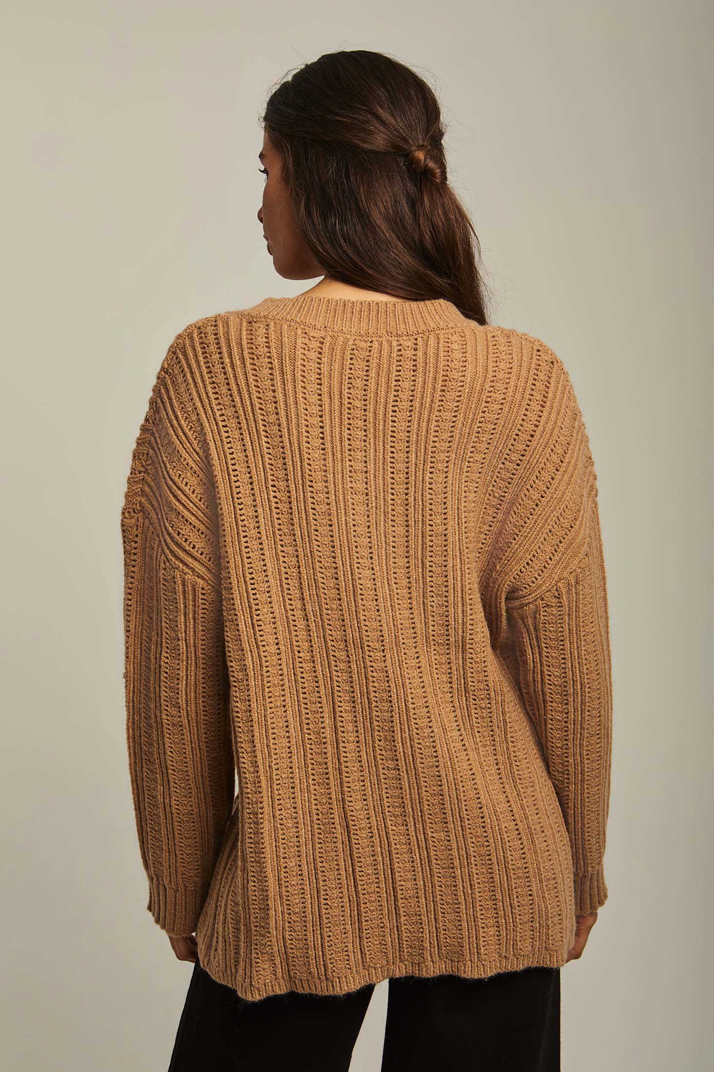 داليدرس بلوفر نسائي بفتحة رقبة V