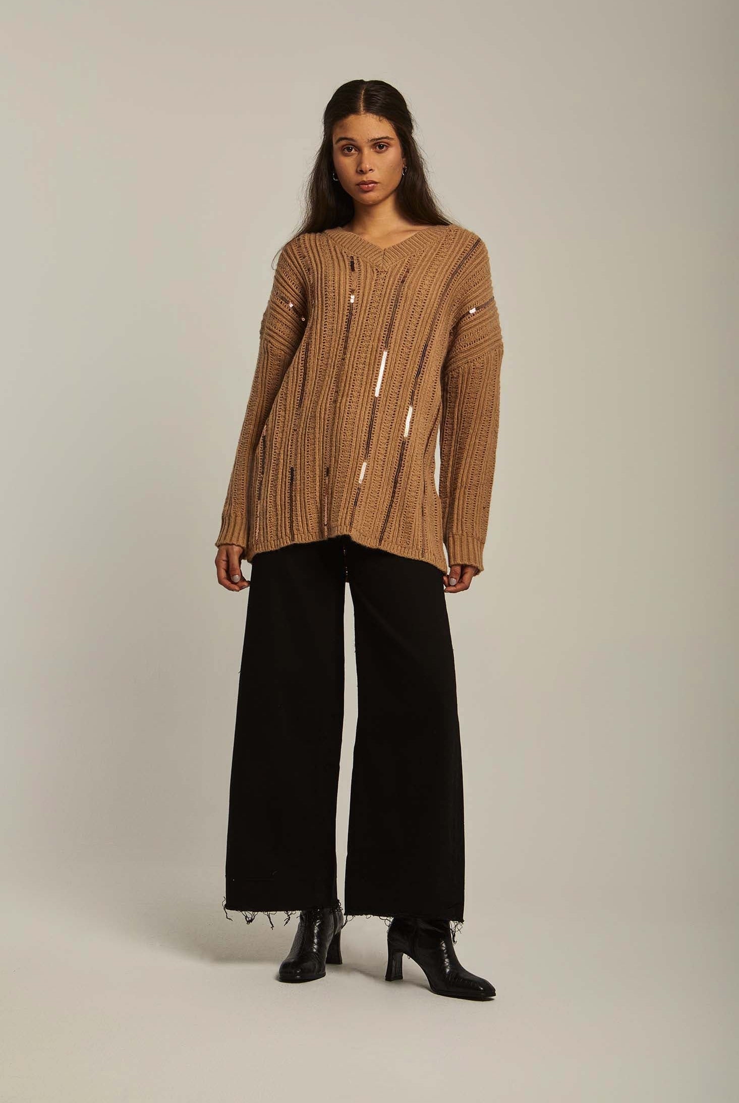 داليدرس بلوفر نسائي بفتحة رقبة V