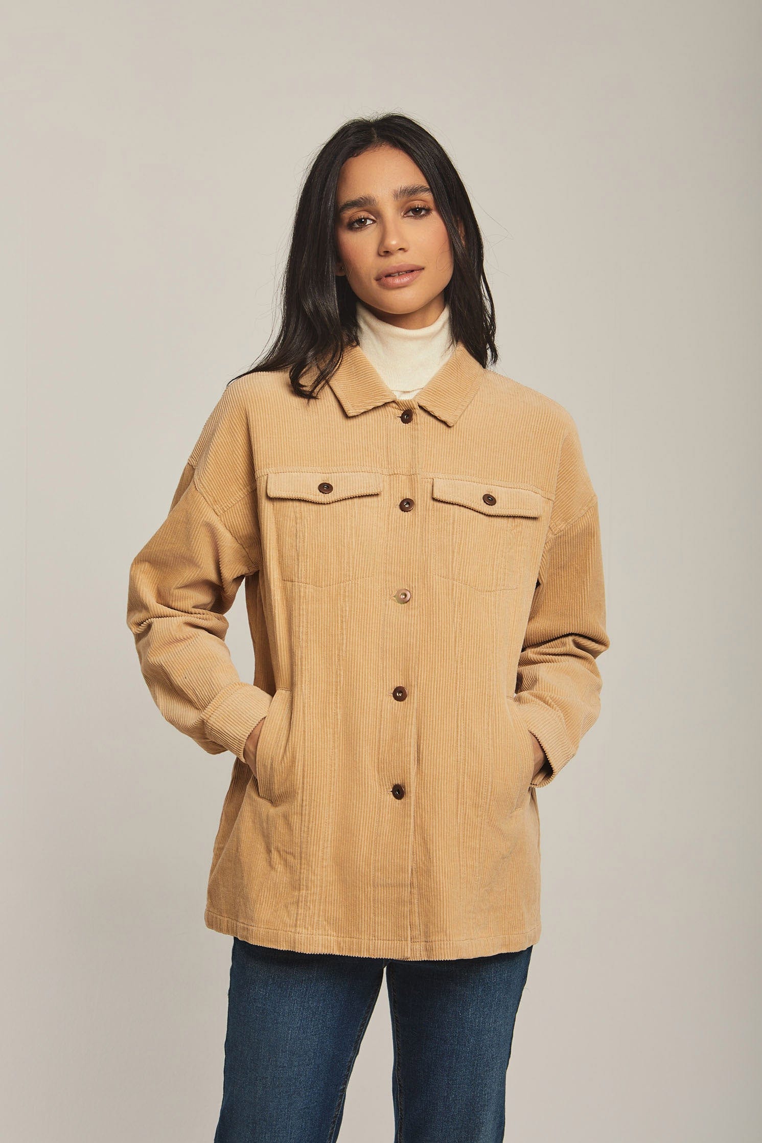 داليدرس جاكت نسائي سادة بجيوب وازارار أصفر شاحب