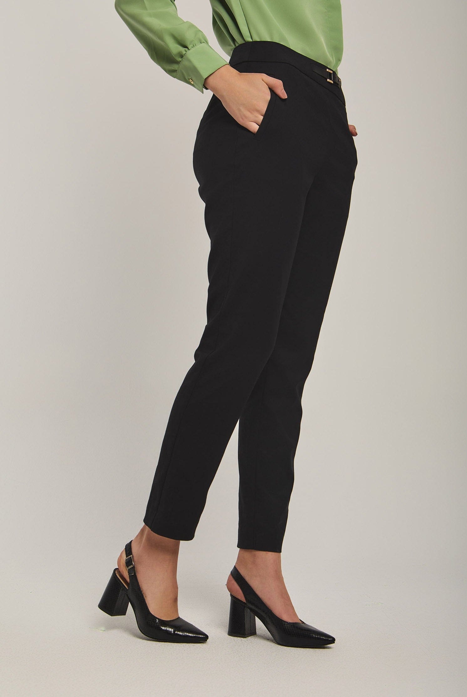 داليدرس بنطال نسائي ضيق رسمي بتوكة على الخصر أسود