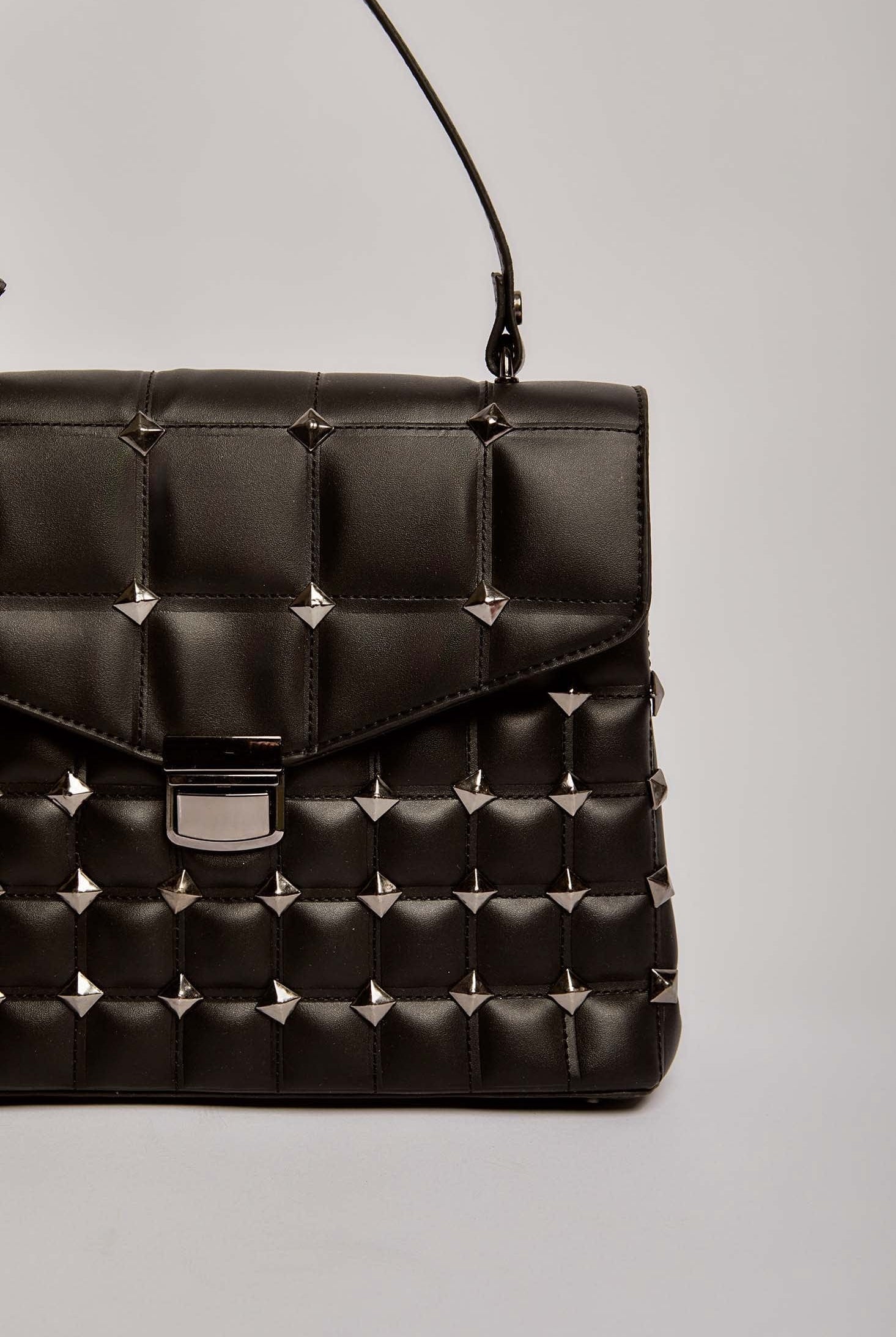 داليدرس شنطة حجلد نسائي مضلعة بكبسول أسود