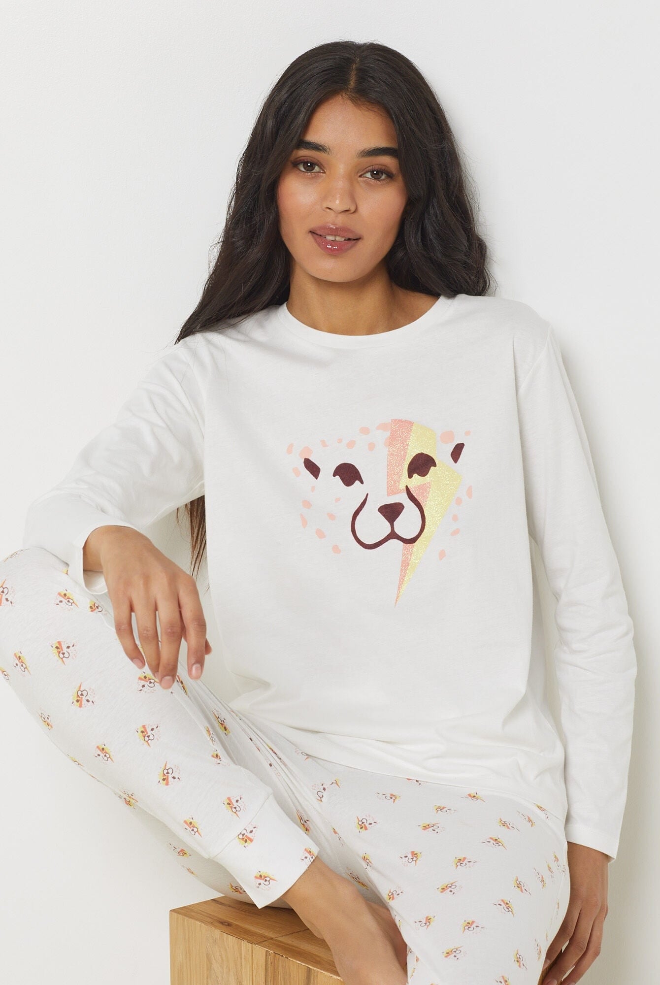 اتام بنطال بيجامة بطبعة تايجر نسائي بيج فاتح