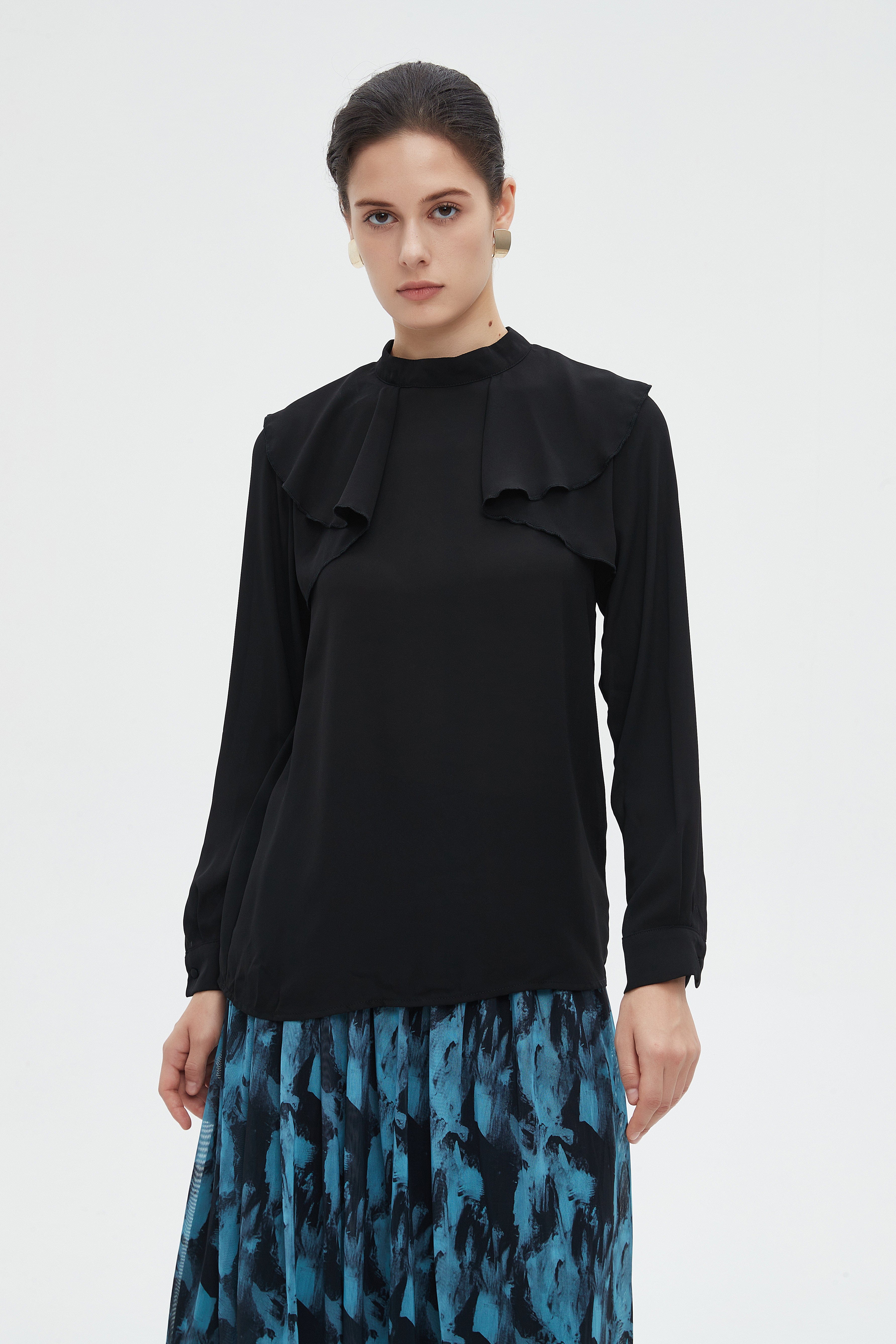 ู
ููุง ุจููุฒุฉ ูุณุงุฆูุฉ ุทูููุฉ ุณุงุฏุฉ ุจูู
ุทููู ููุดูุด ุนูู ุงููุชู