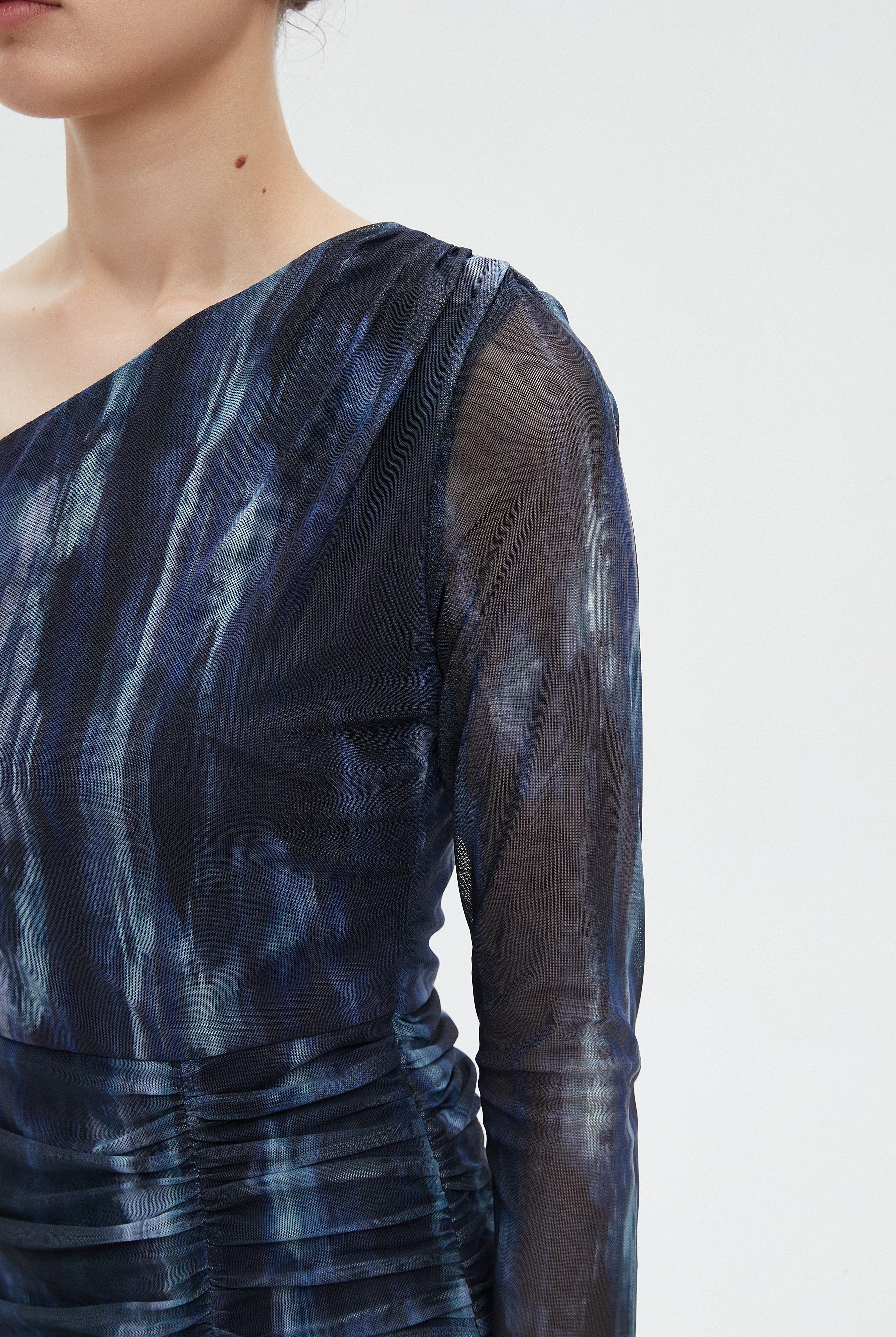 ميكا فستان نسائي ميدي بكم واحد طويل وكشكش على الخصر