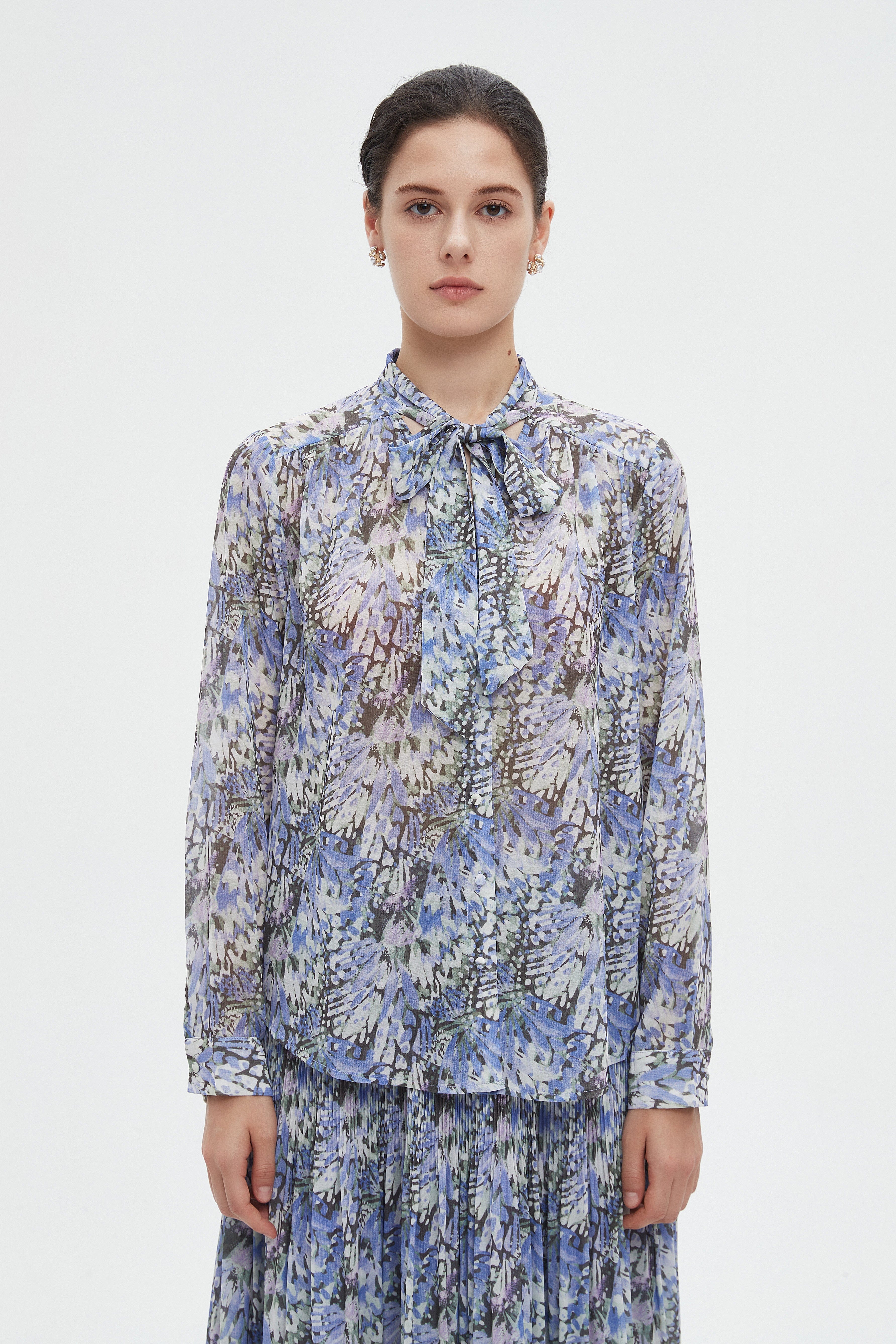 ميكا بلوزة نسائية مشجرة بكم طويل ورابطة عنق فيونكه