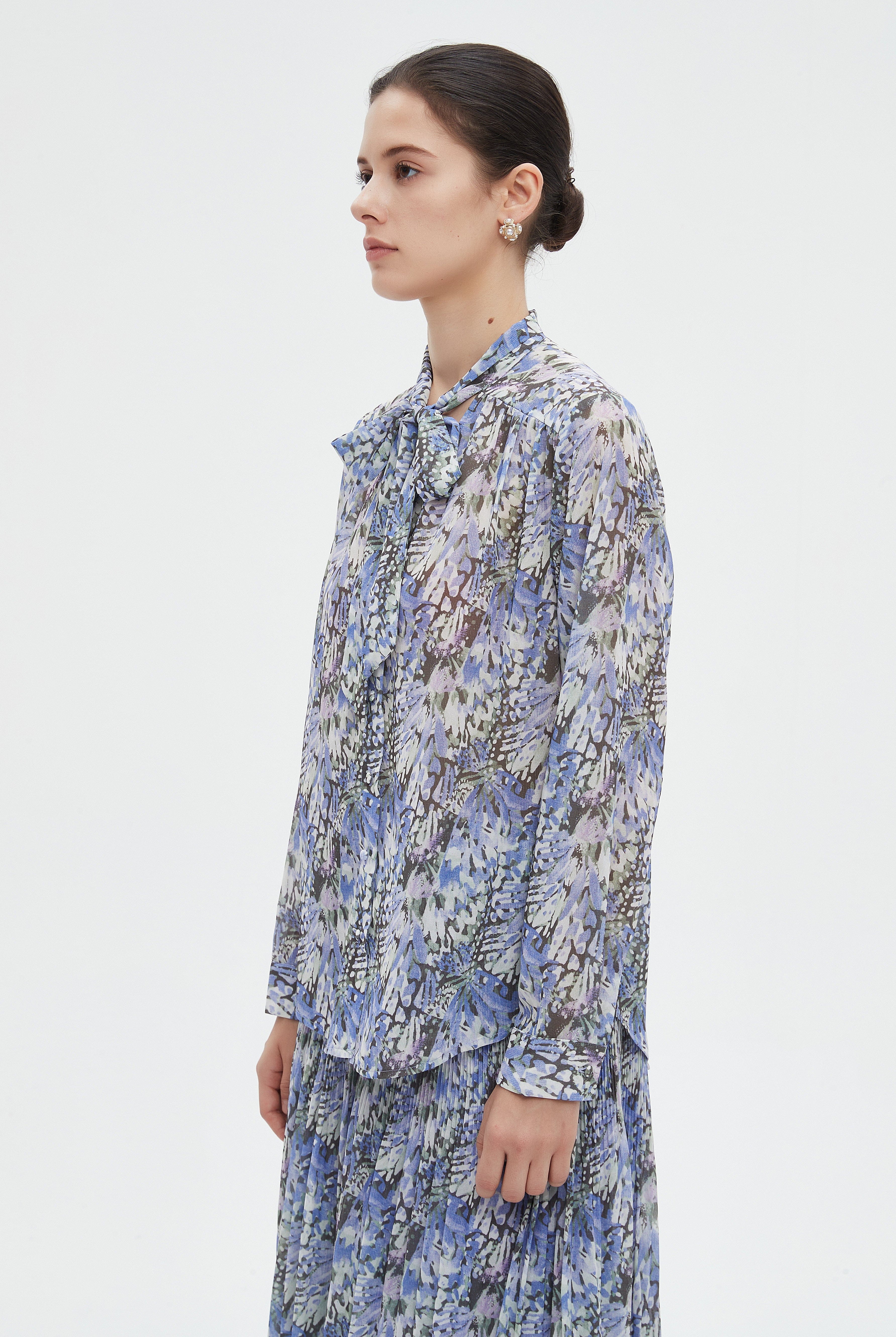 ميكا بلوزة نسائية مشجرة بكم طويل ورابطة عنق فيونكه