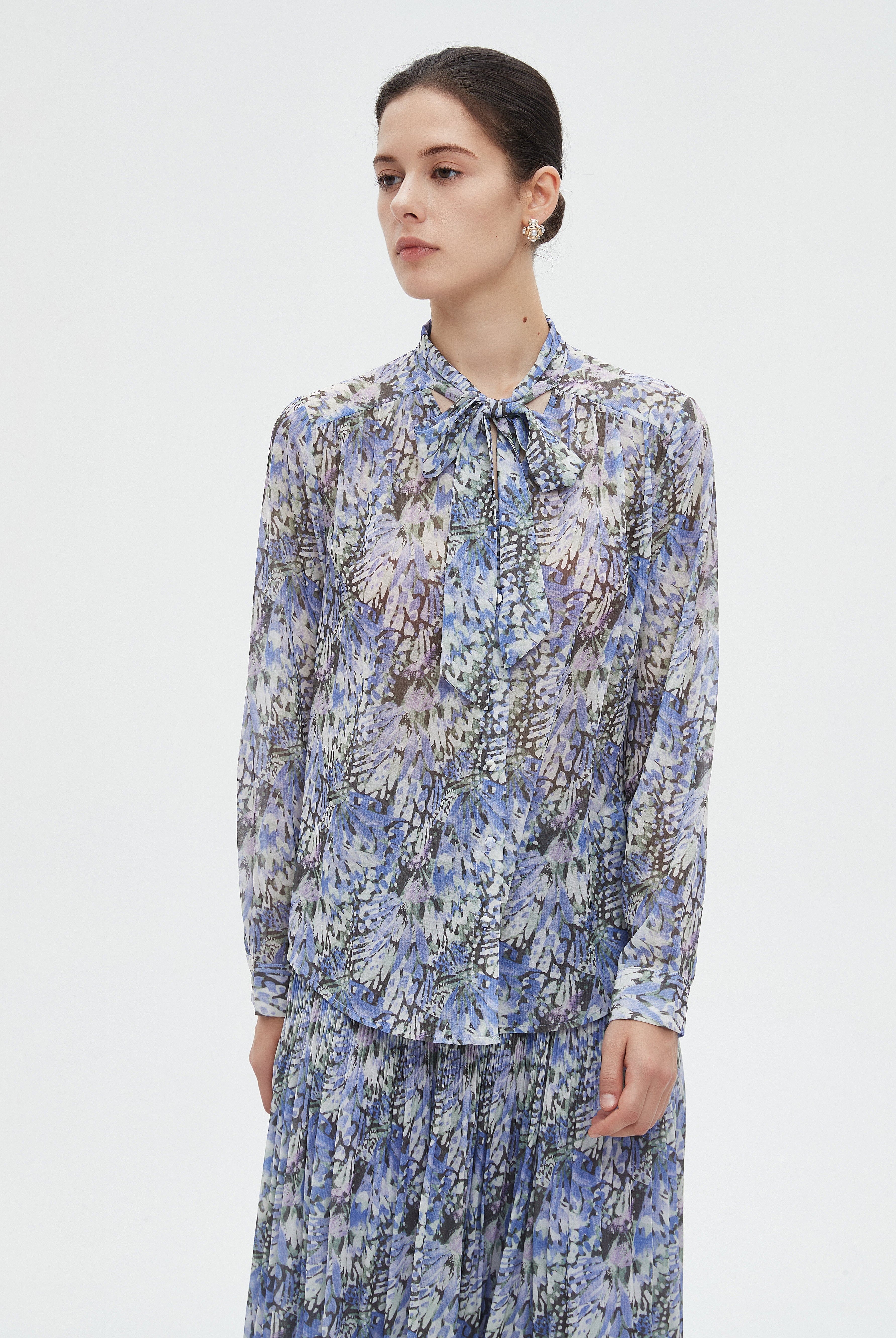 ميكا بلوزة نسائية مشجرة بكم طويل ورابطة عنق فيونكه