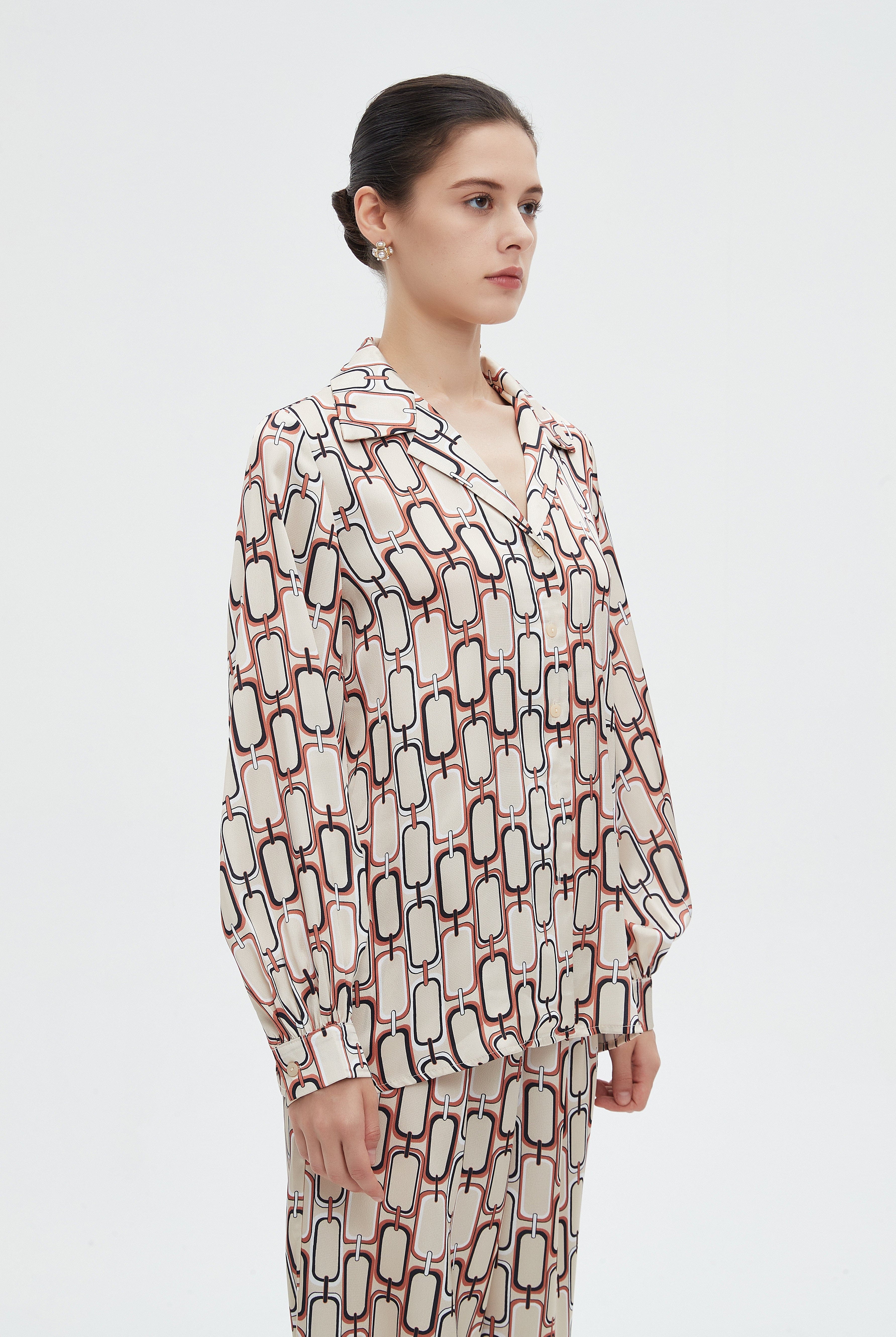 ميكا بلوزة نسائية منقوشة بياقة وأكمام طويلة