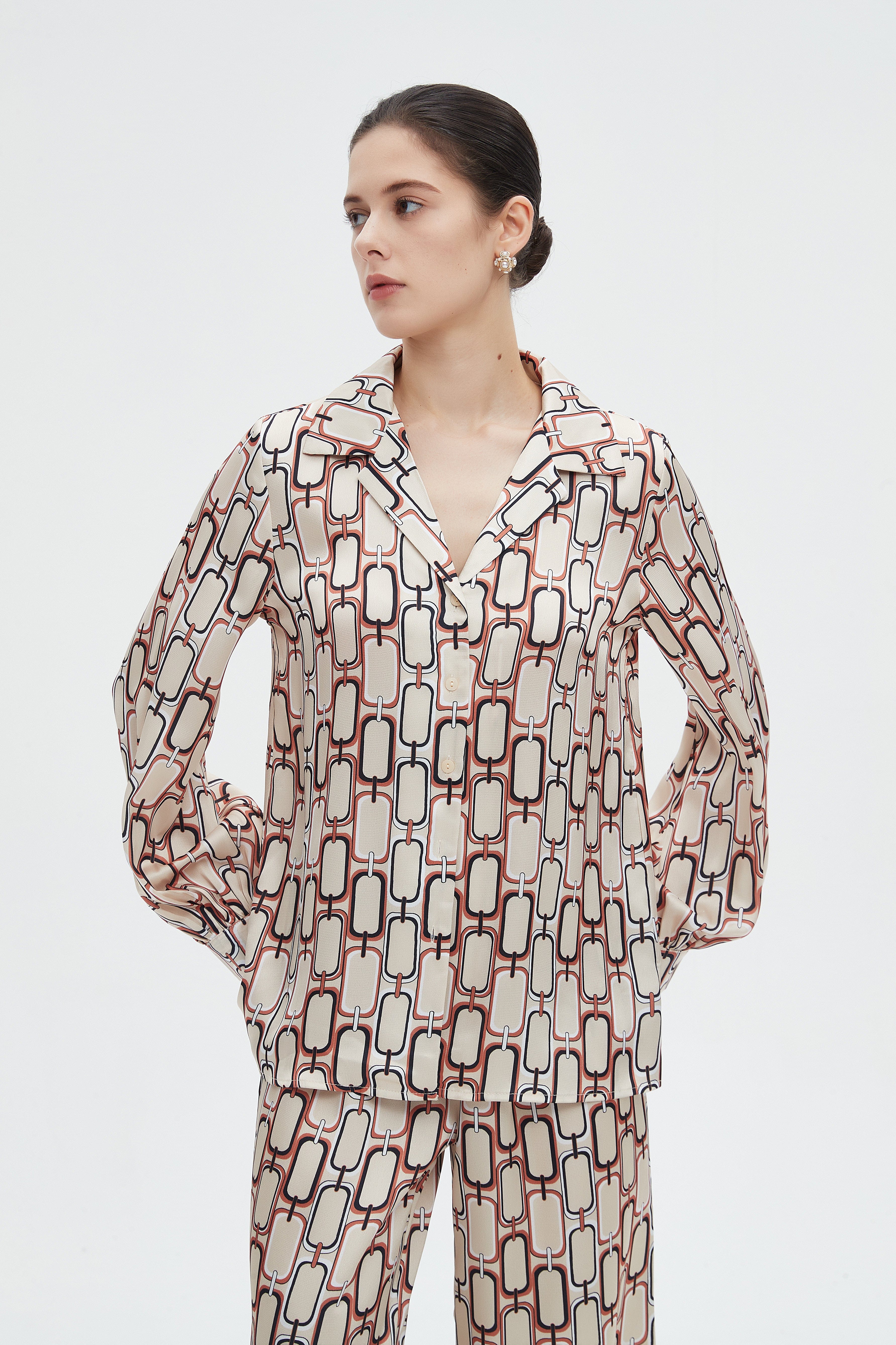 ميكا بلوزة نسائية منقوشة بياقة وأكمام طويلة