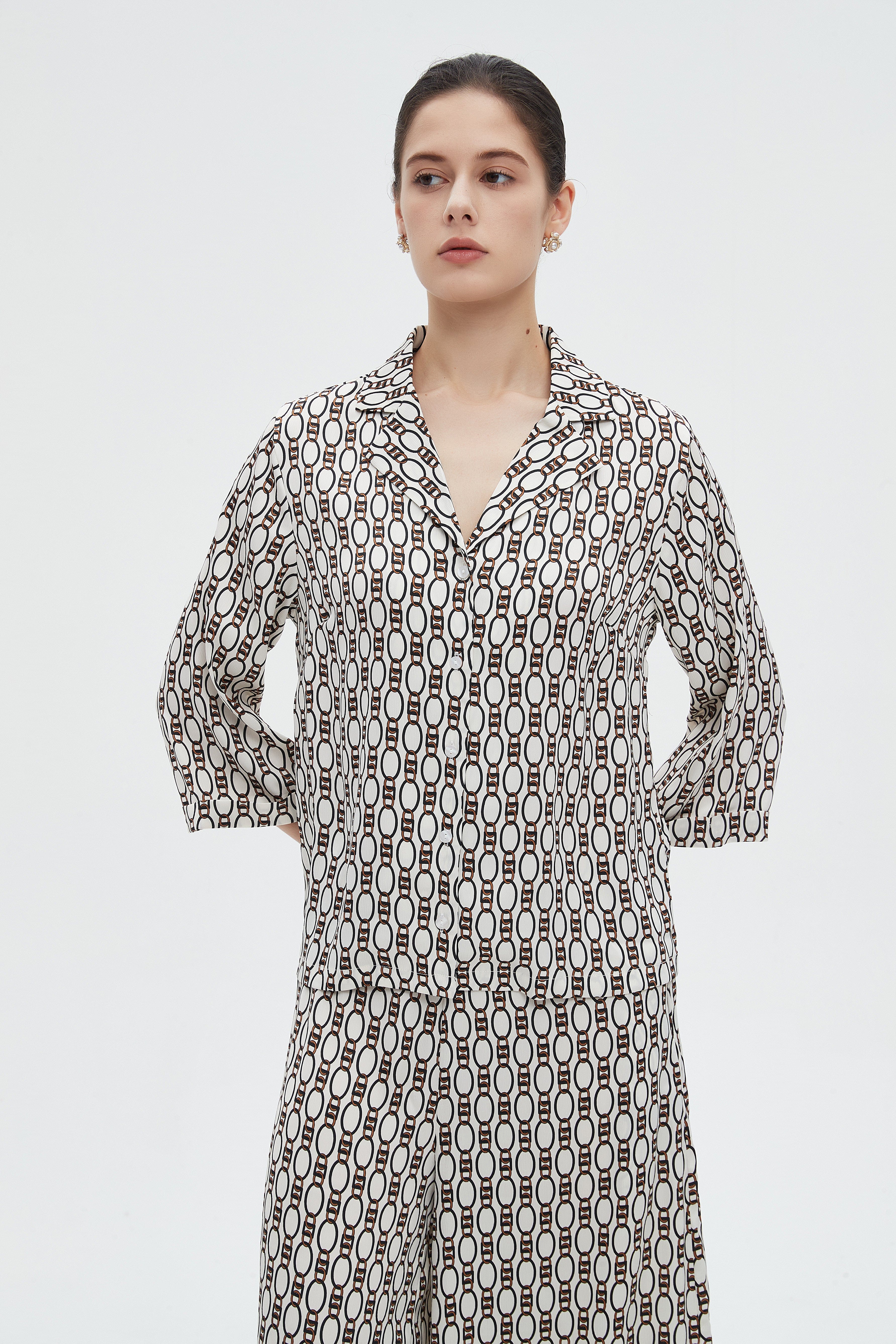 ميكا بلوزة نسائية 3/4 كم مشجرة بياقة