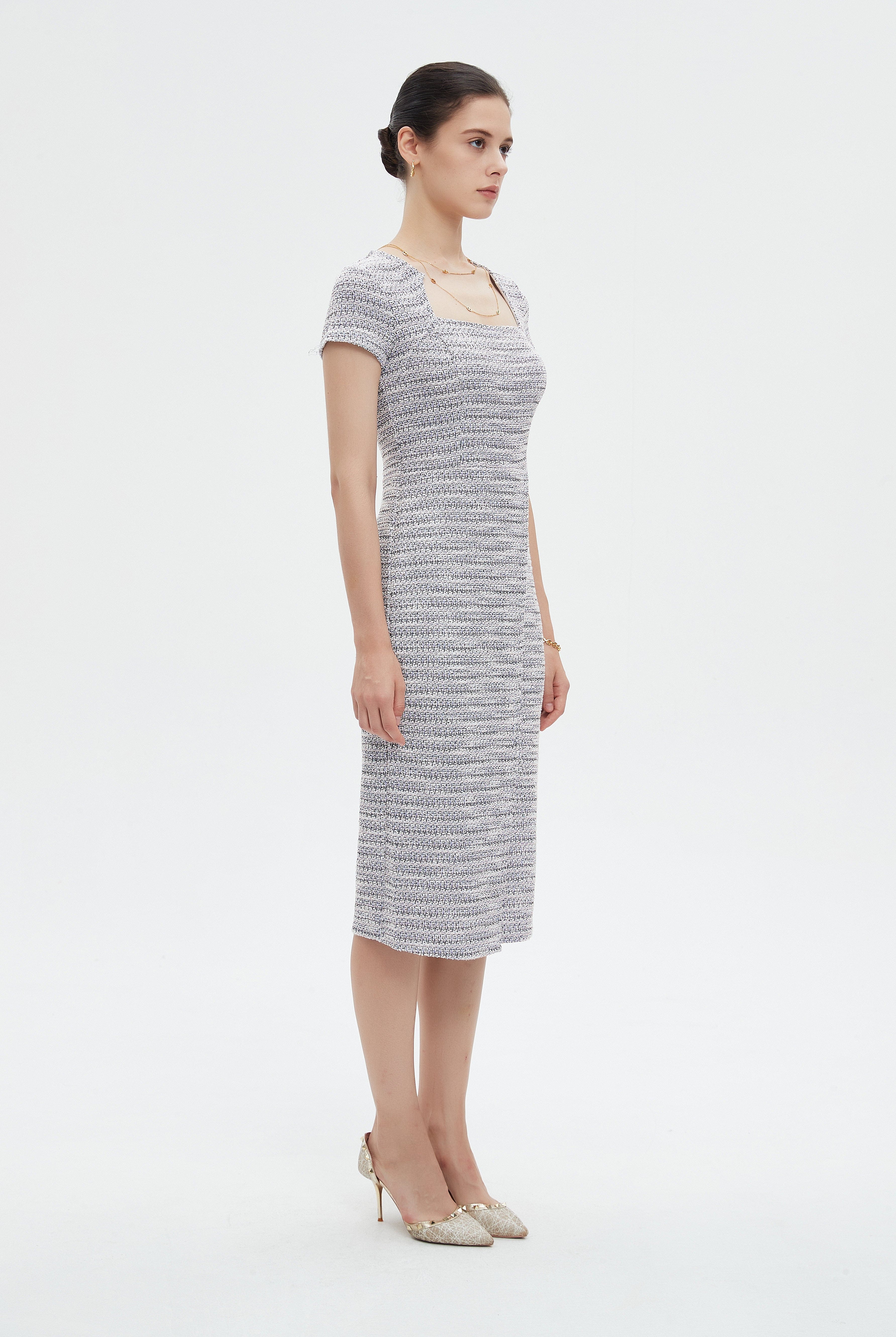 ميكا فستان نسائي ميدي مخطط بفتحة رقبة مربعة