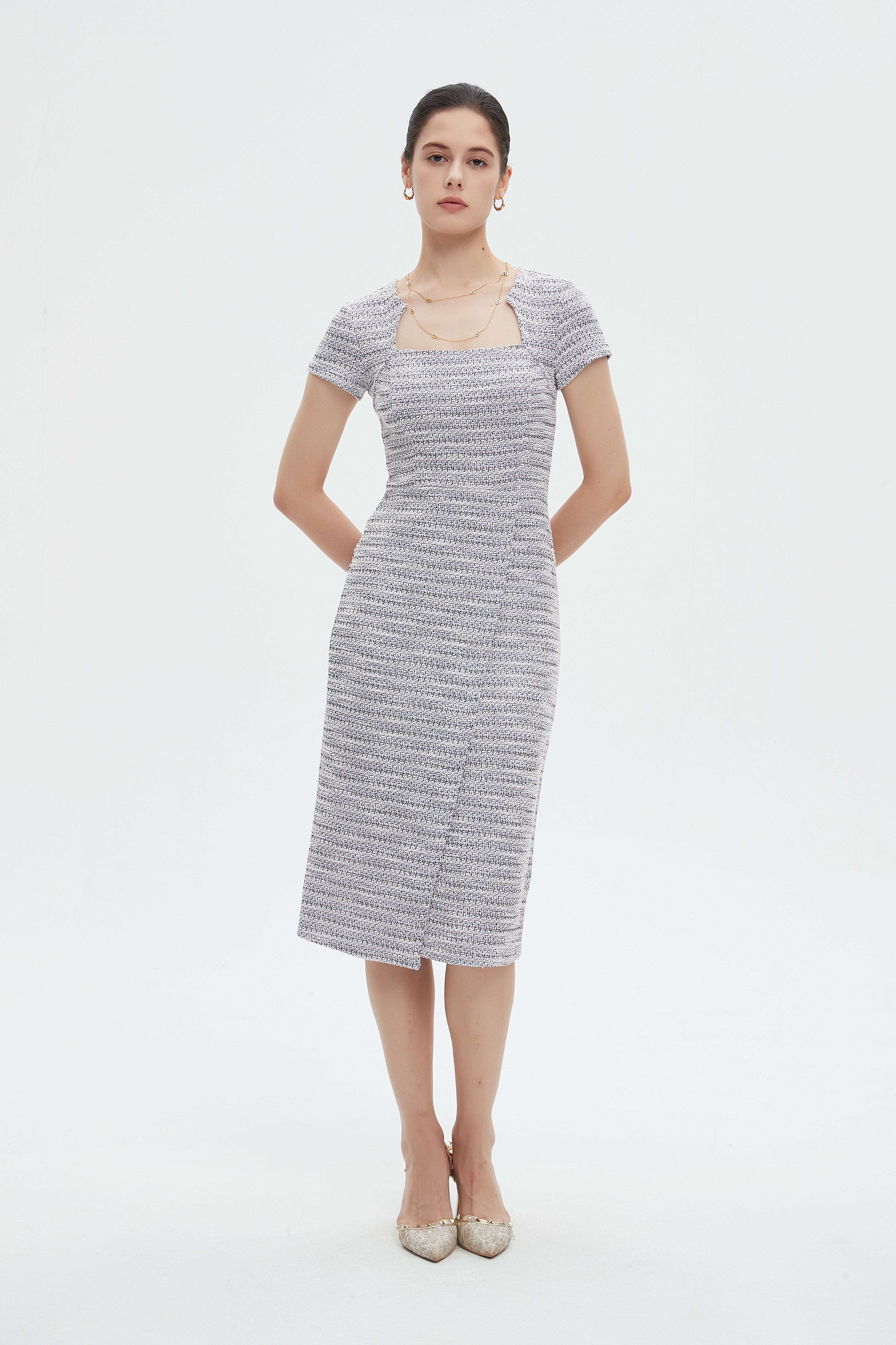 ميكا فستان نسائي ميدي مخطط بفتحة رقبة مربعة