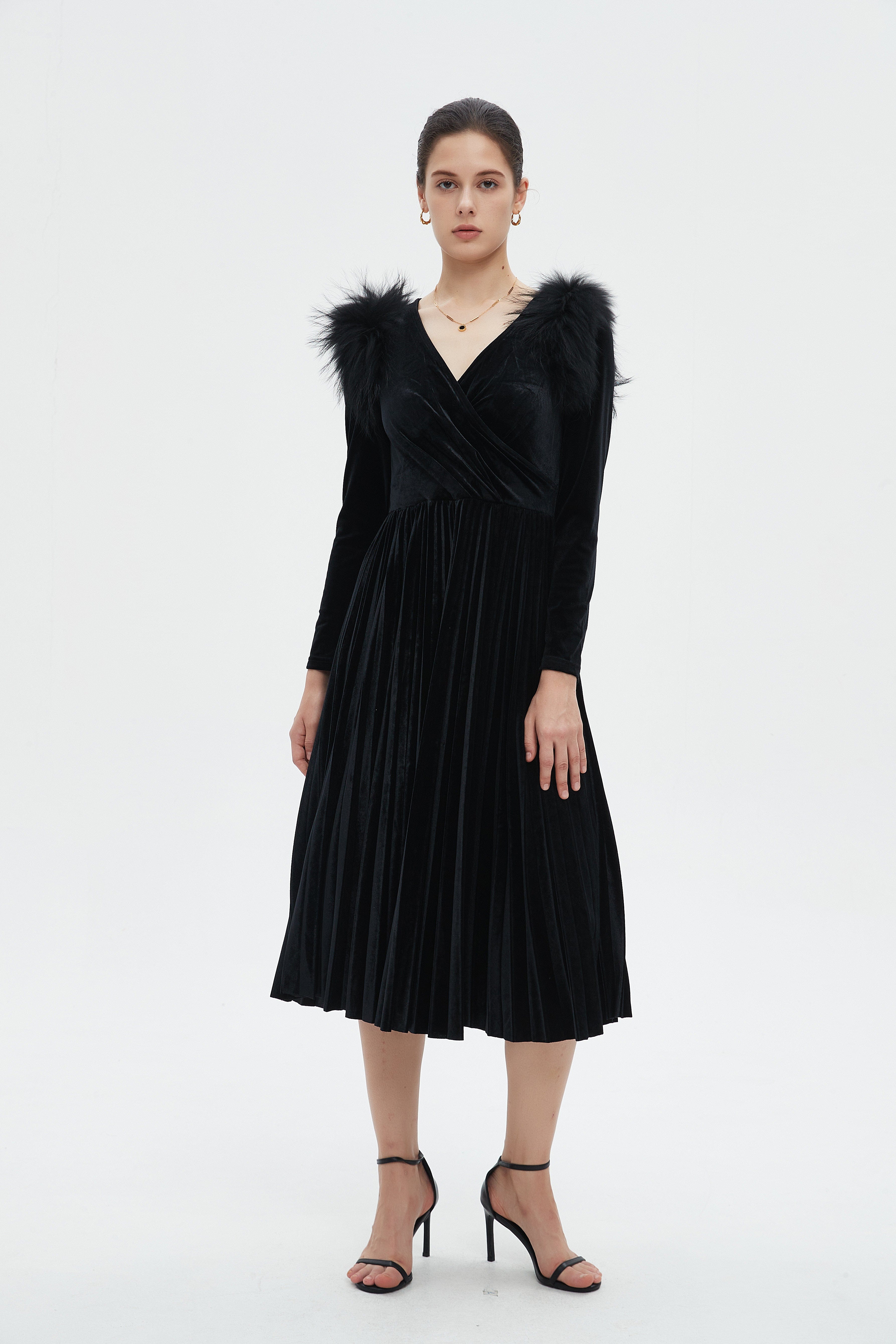 ميكا فستان نسائي بكم طويل وأزرار أمامية للركبة