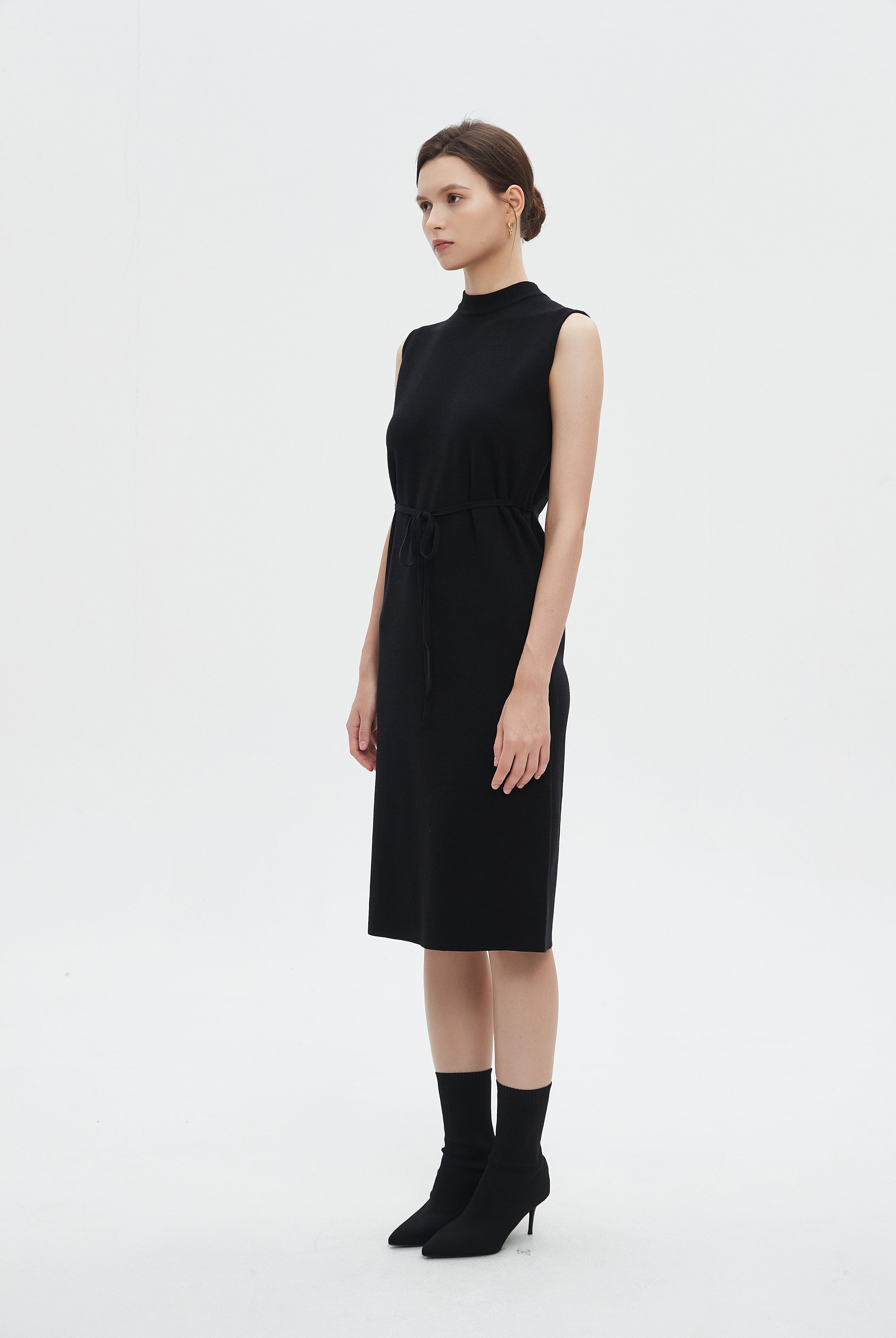 ميكا فستان نسائي ميدي كات برقبة عالية ورباط على الخصر