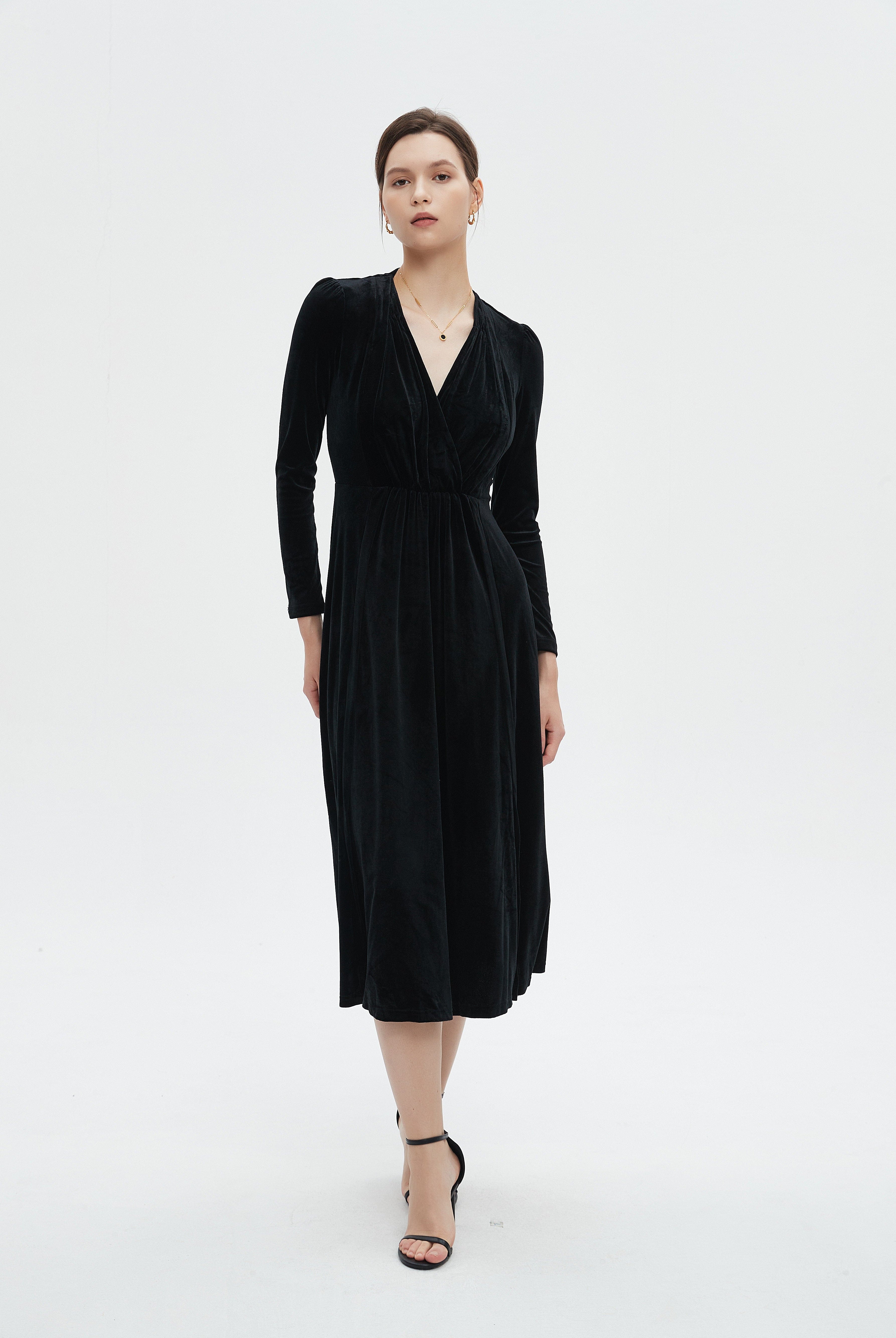 ميكا فستان نسائي ميدي سادة بكم طويل وفتحة رقبة V