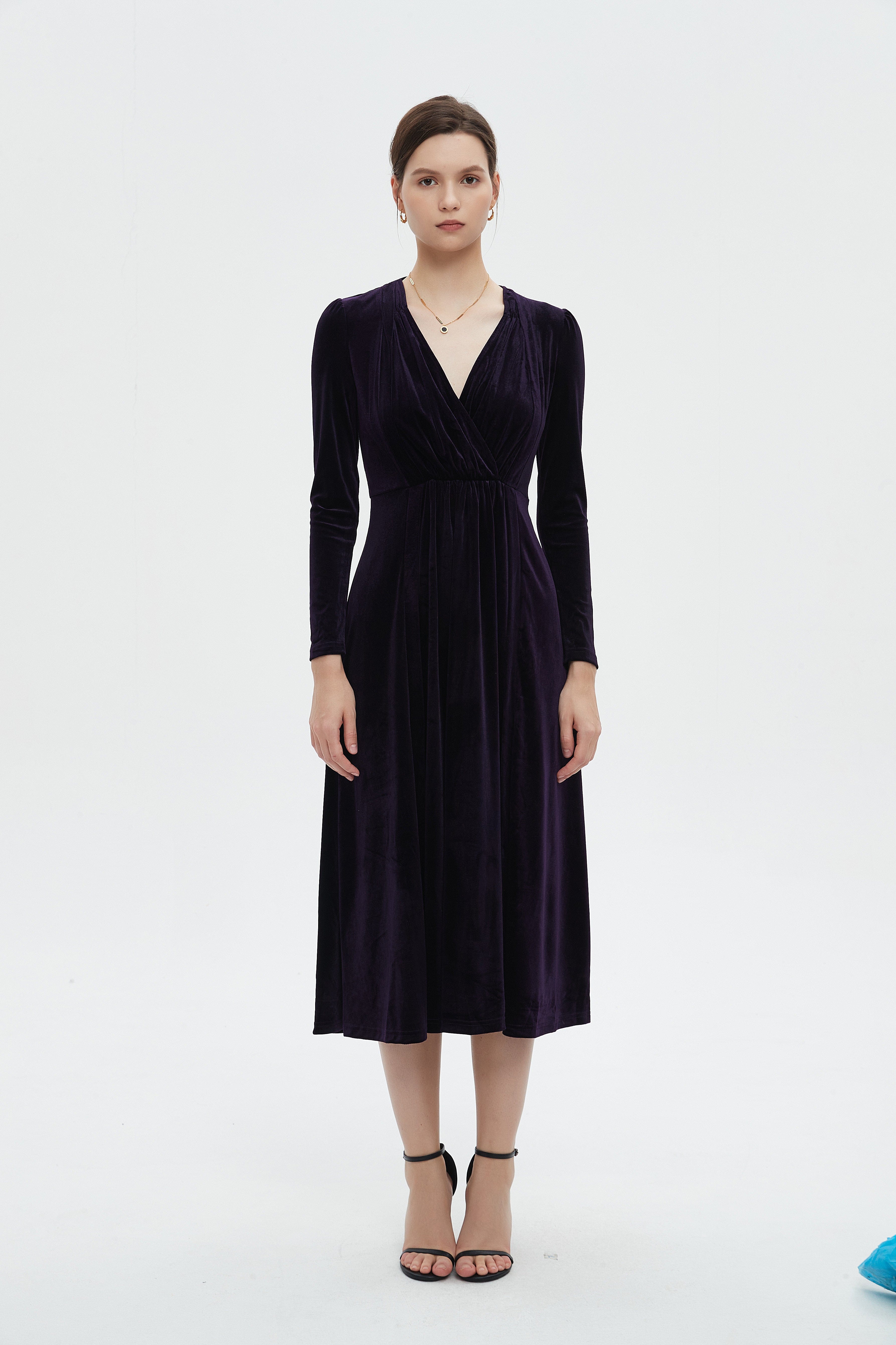 ميكا فستان نسائي ميدي سادة بكم طويل وفتحة رقبة V