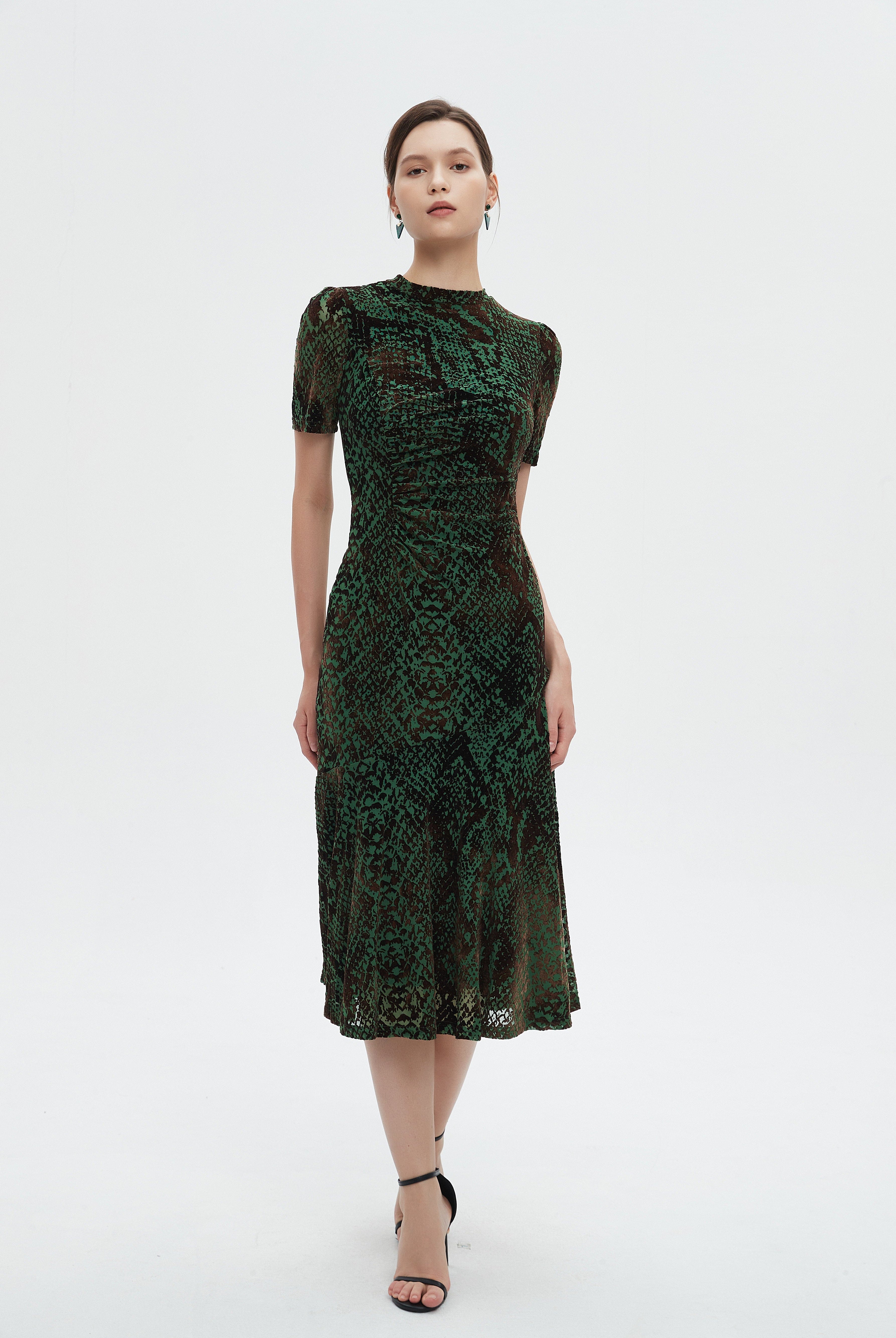 ميكا فستان نسائي ميدي نص كم منثوش