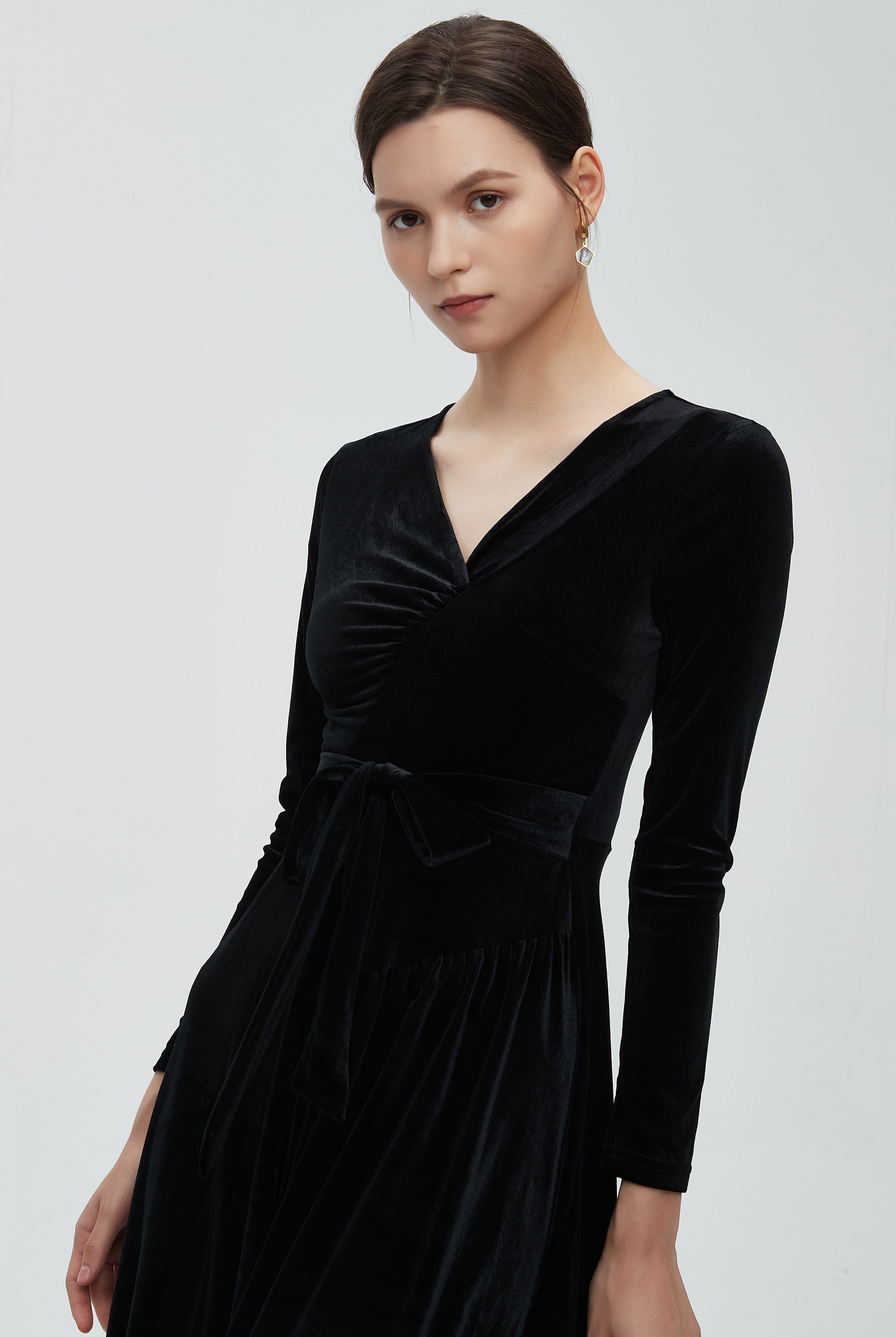 ميكا فستان مخملي نسائي للركبة بأكمام طويلة ونصف كشكش