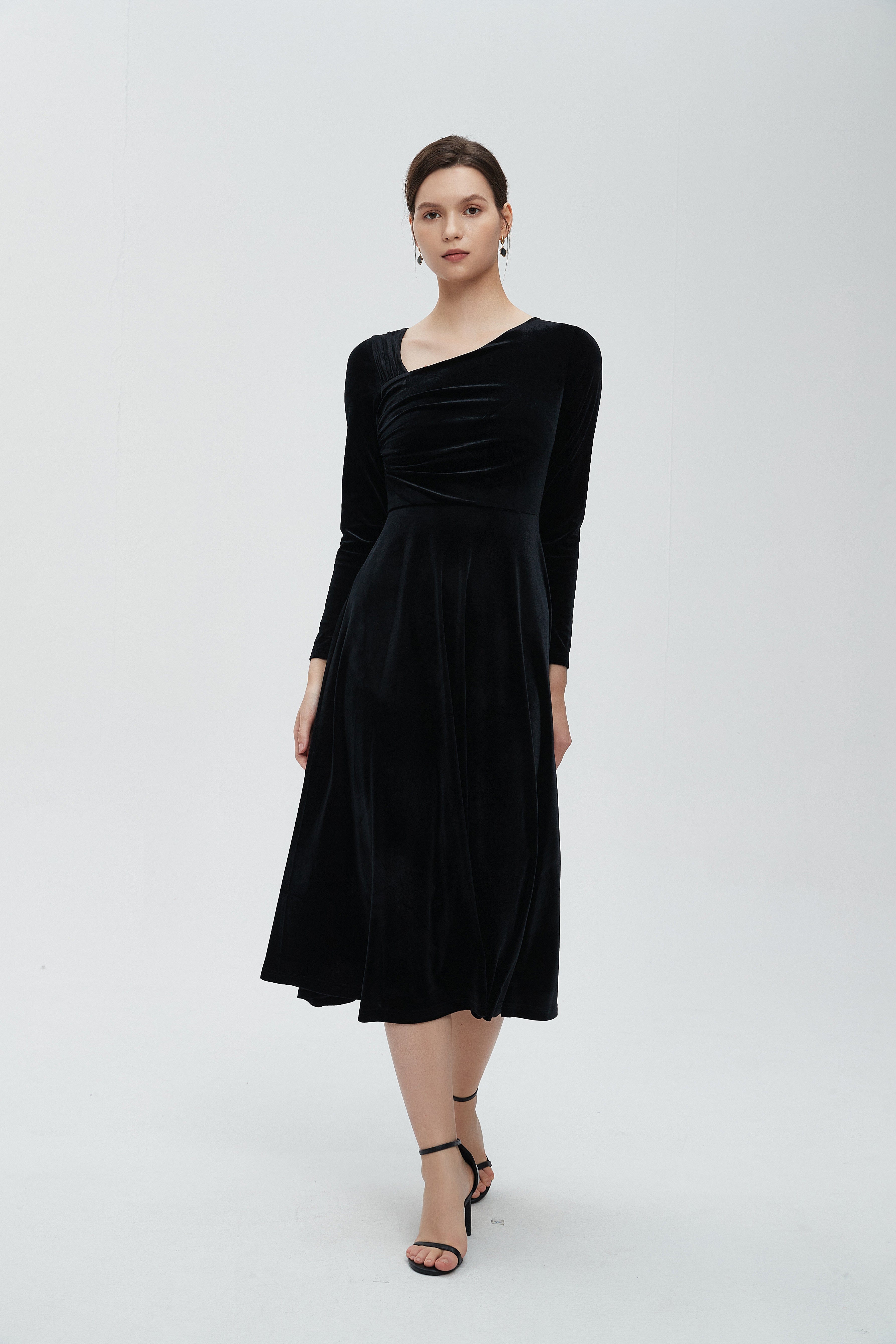 ميكا فستان نسائي للركبة مخملي بكم طويل وقصه رقبة V