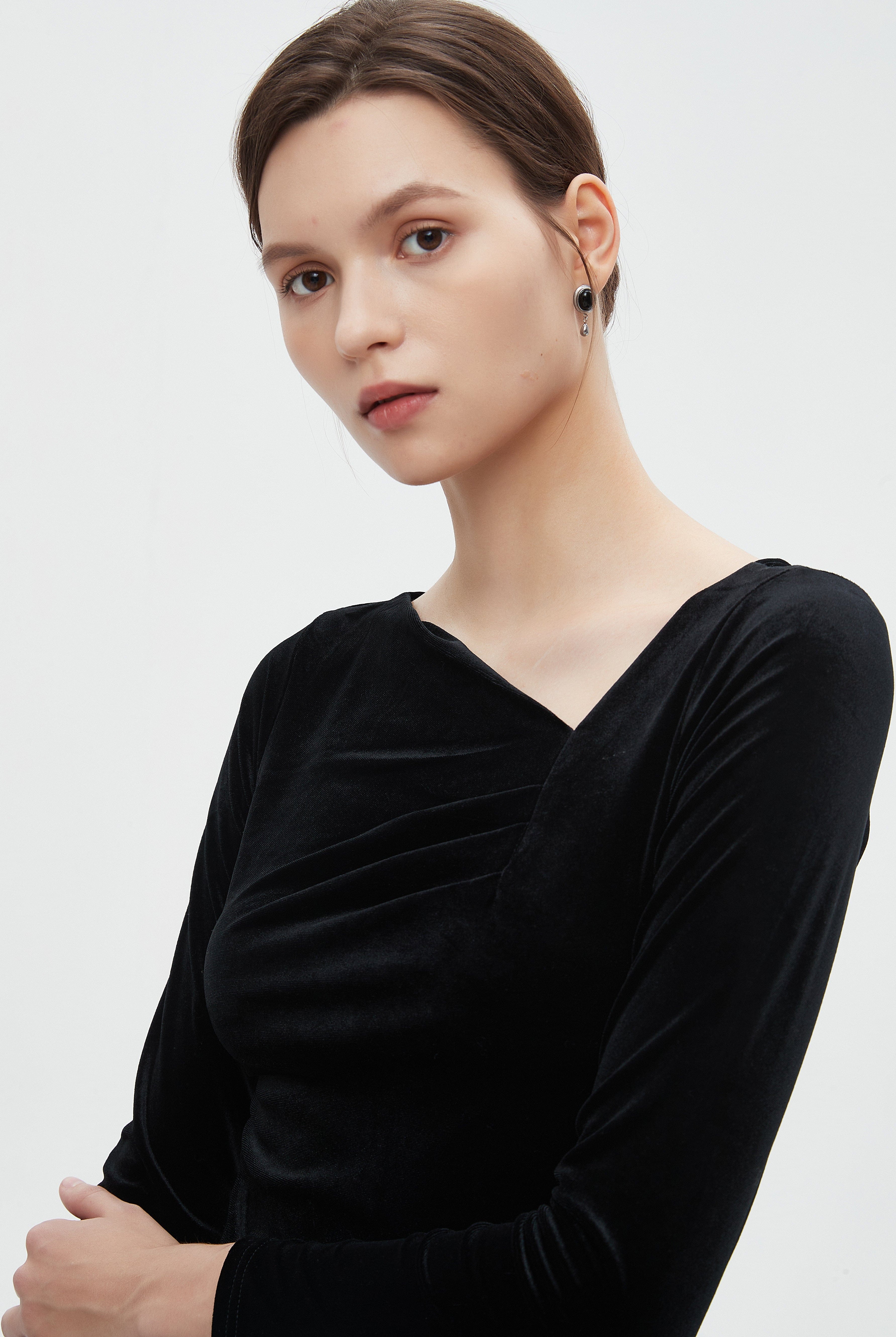 ميكا بلوزة نسائية بكم طويل شتوية سادة