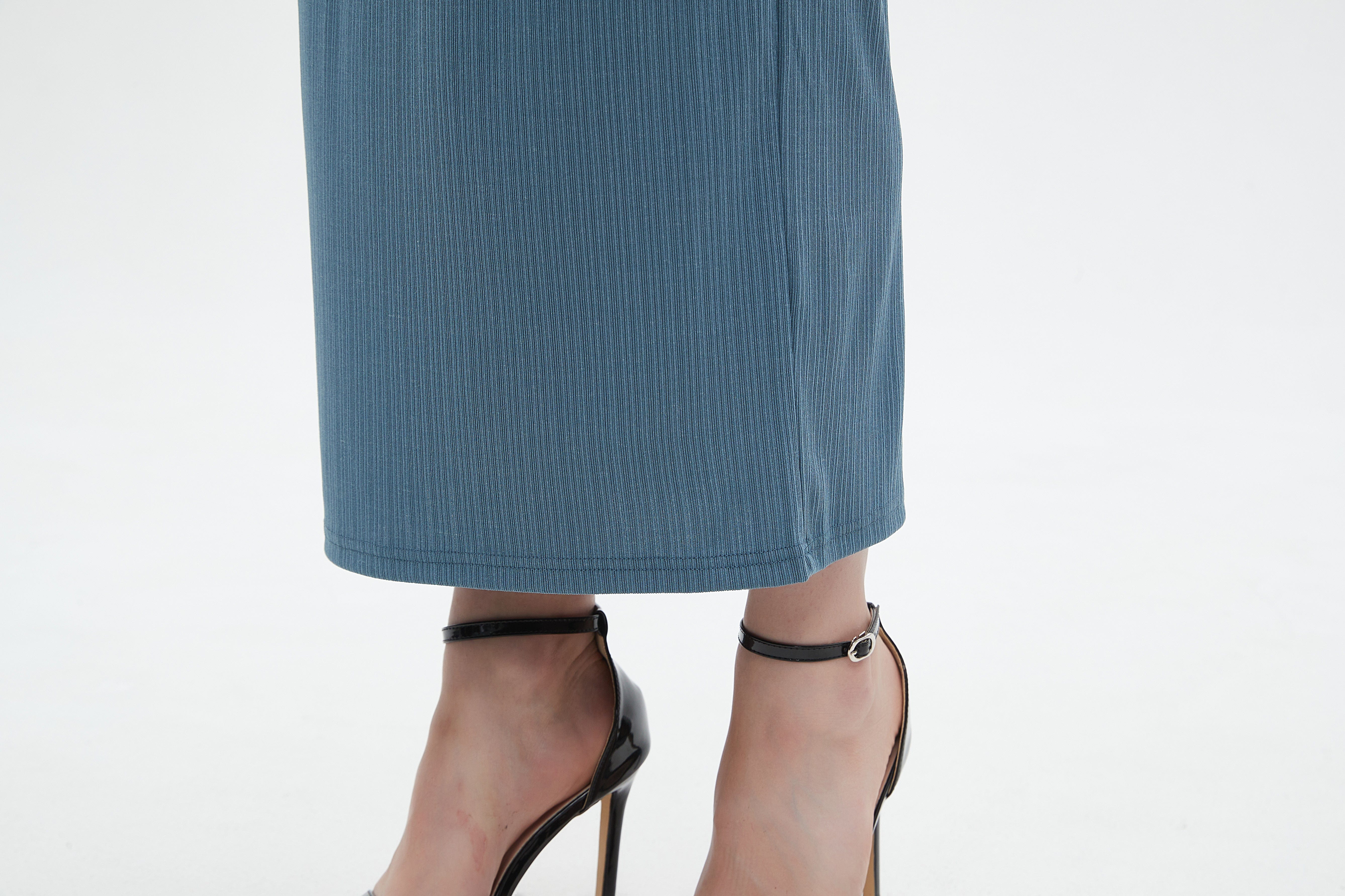 ميكا تنورة طويلة سادة بخصر مرتفع