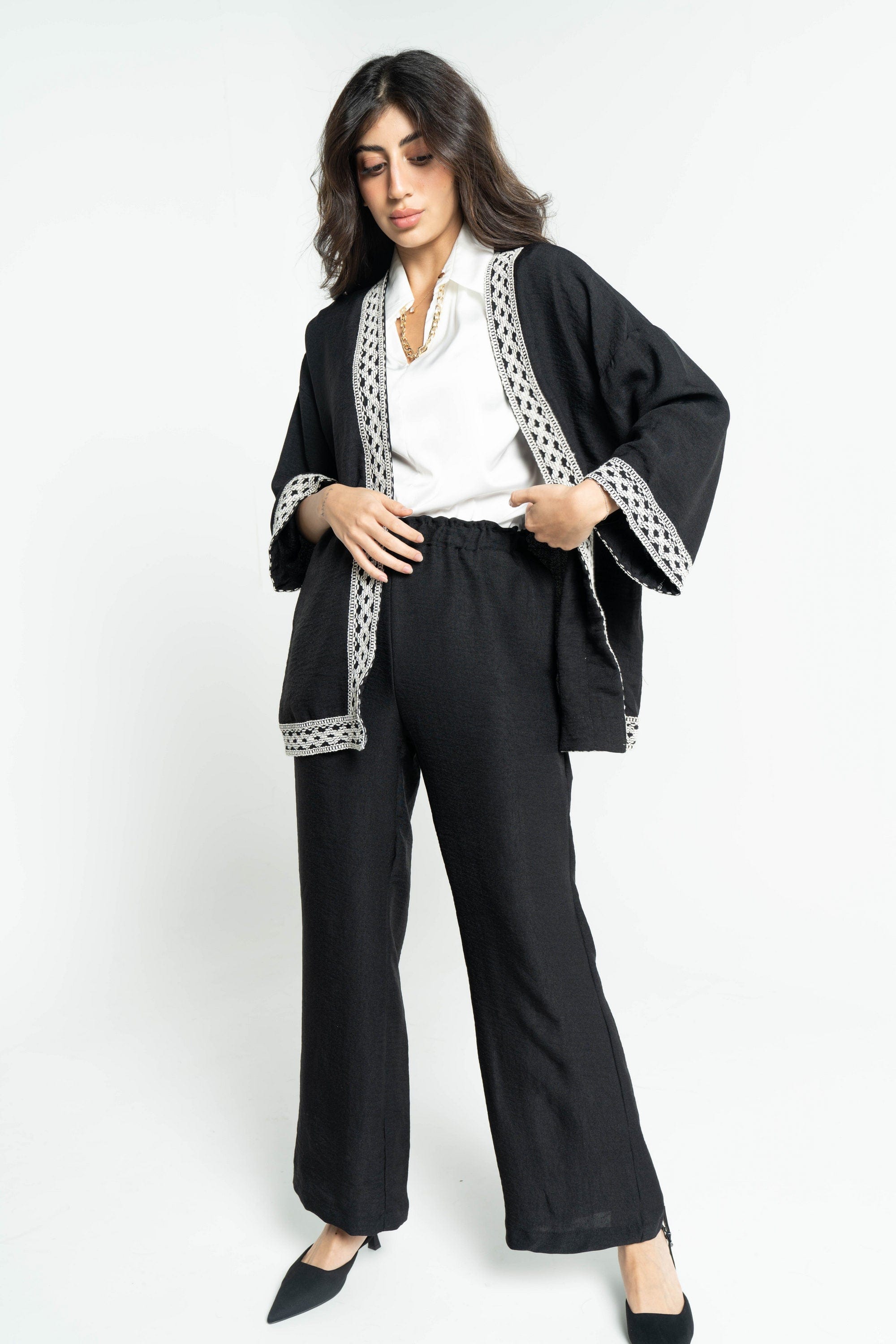 داليدرس كيمونو نسائي مطرز كم طويل واسع أسود