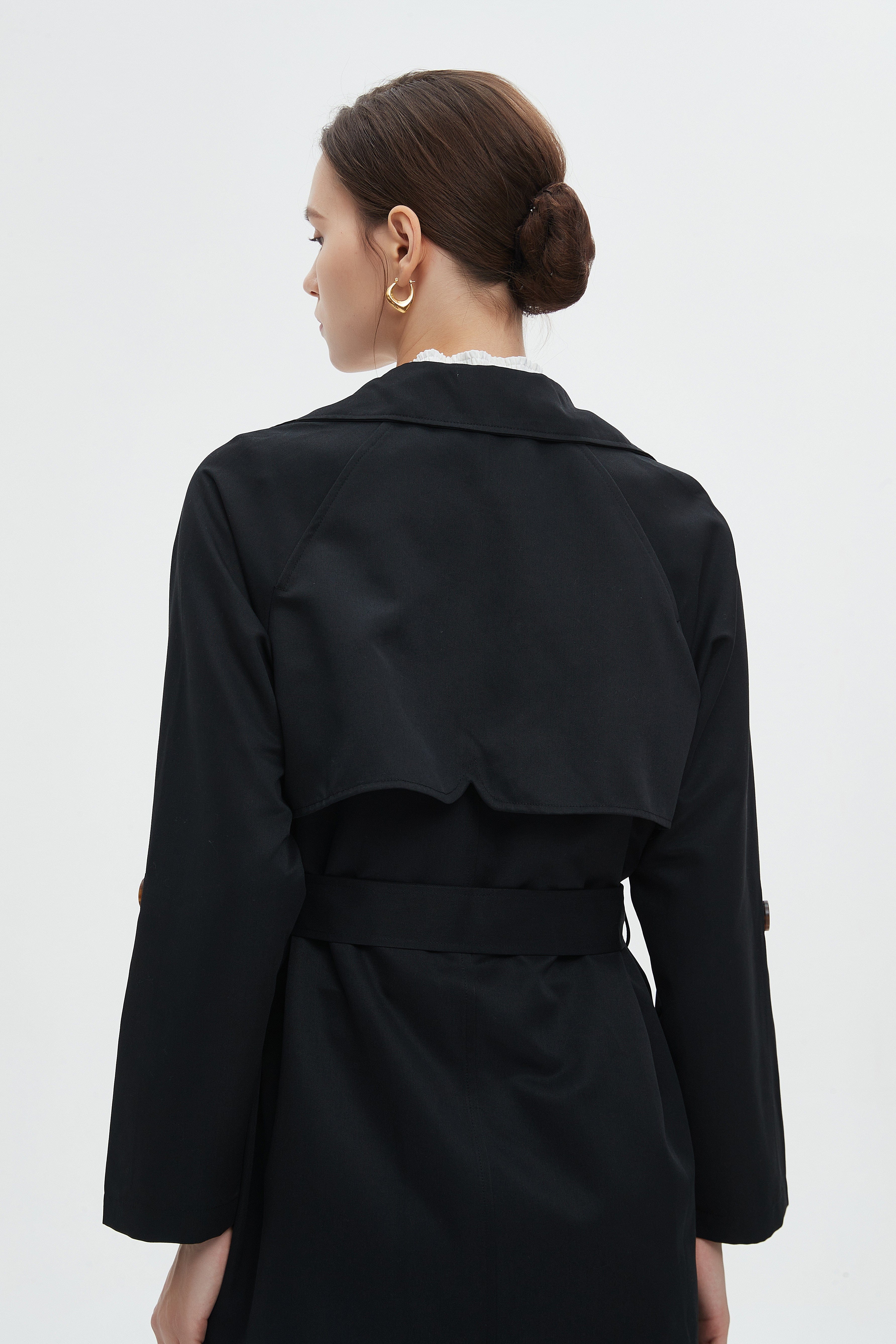 ميكا جاكيت نسائي بياقة طويلة وكم طويل وحزام على الخصر